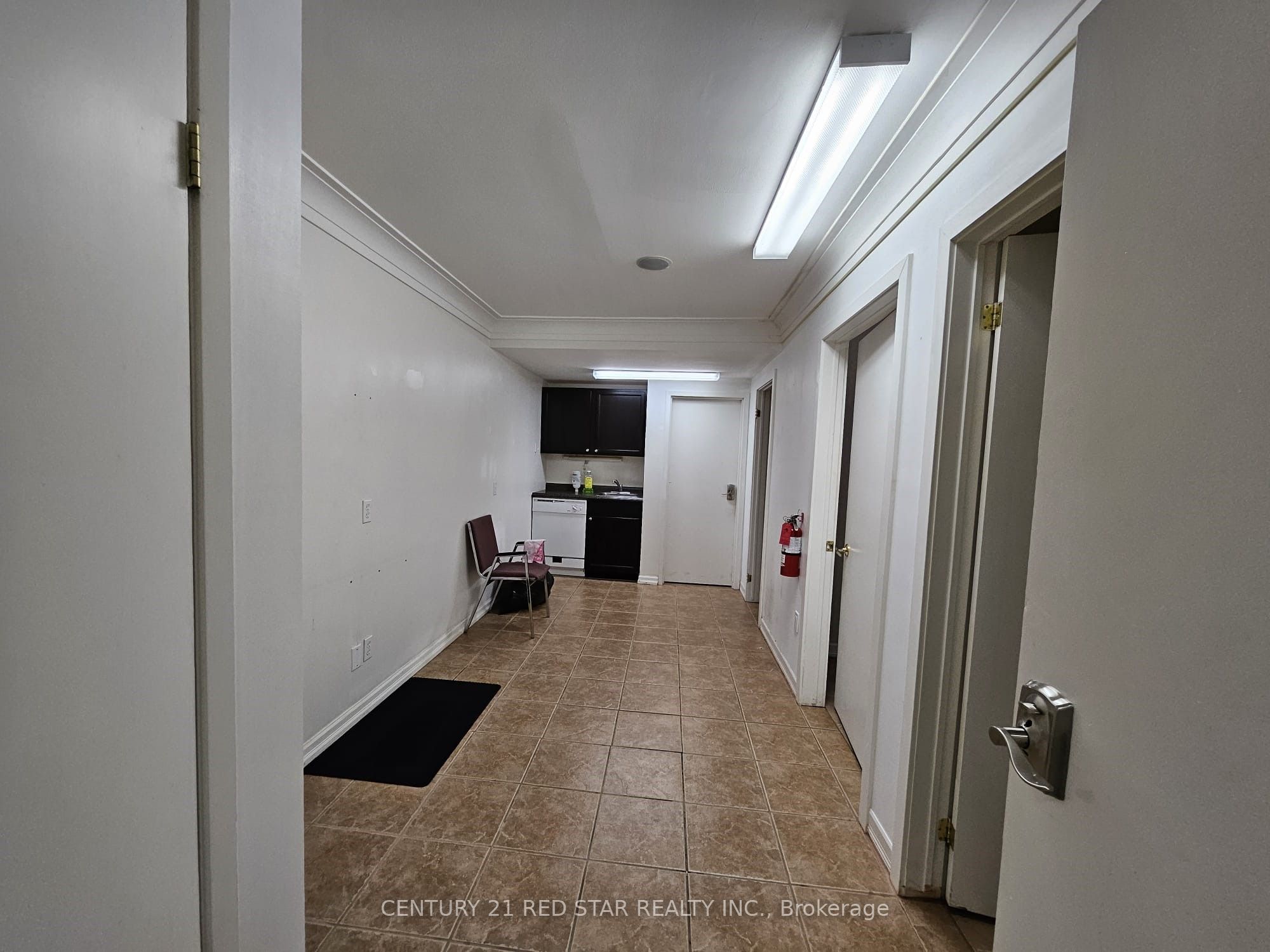 630 Main Street E 1 Property Photo 7