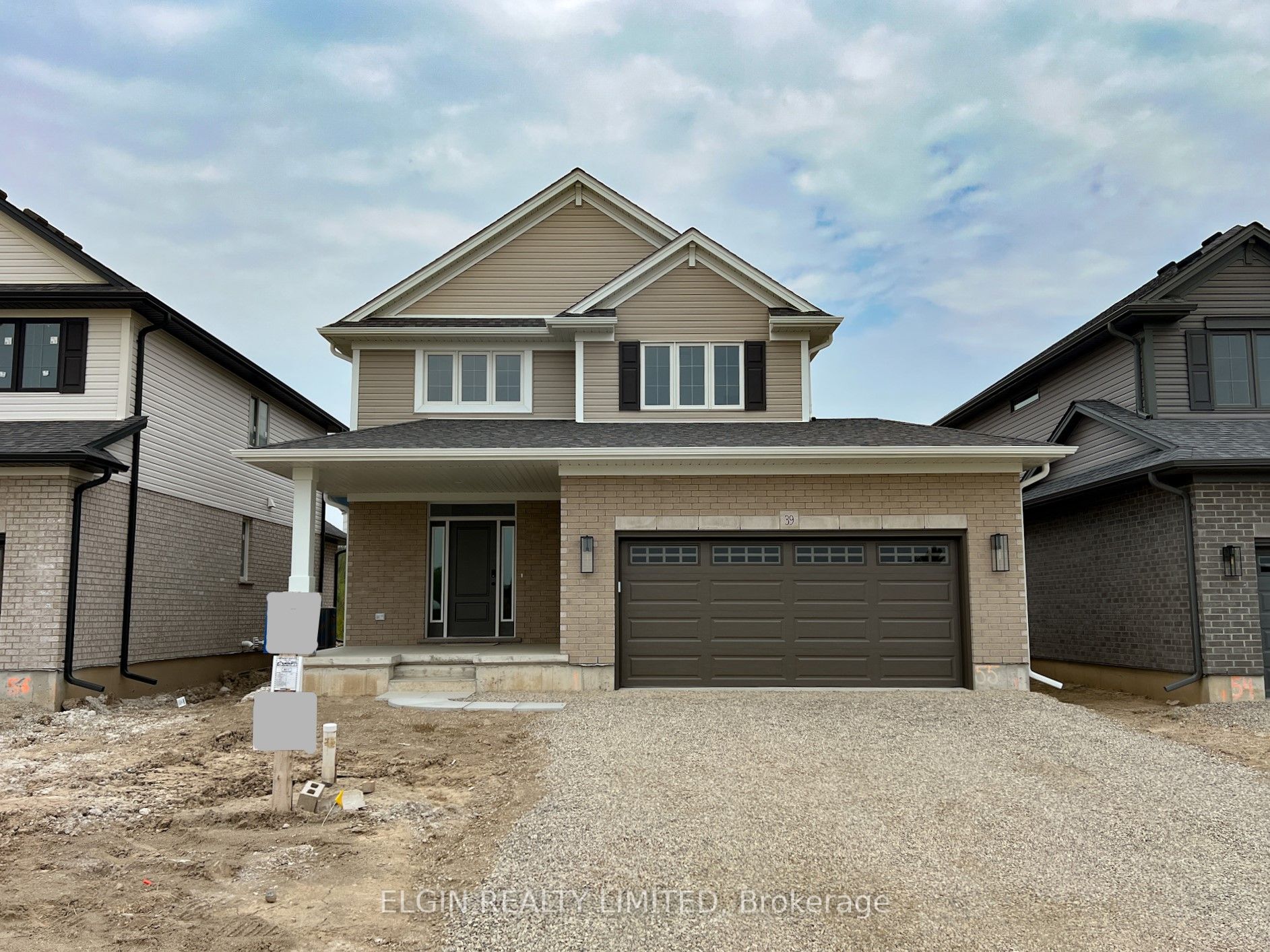 39 Hemlock Crescent Property Photo 1
