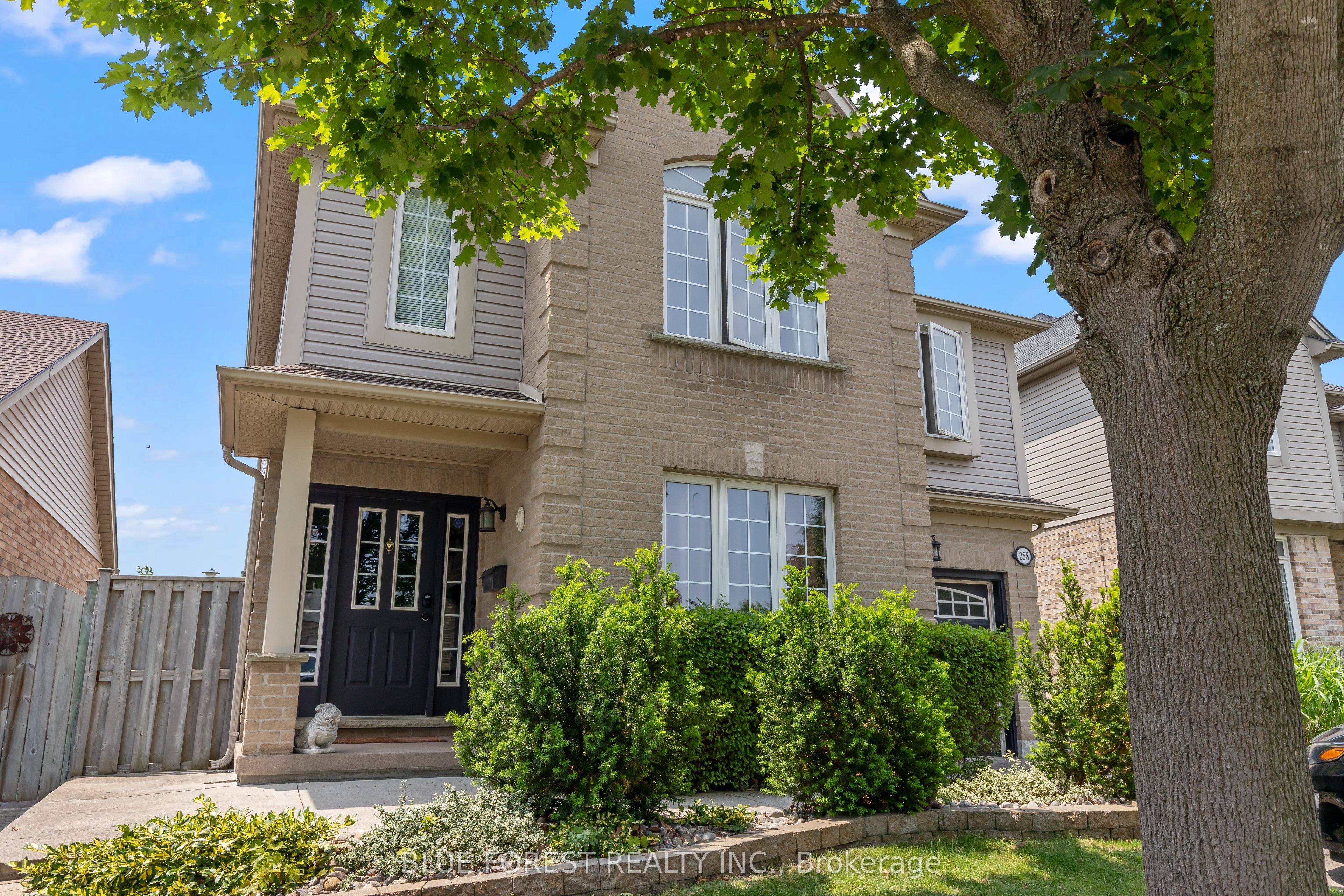 258 South Leaksdale Circle Property Photo 2