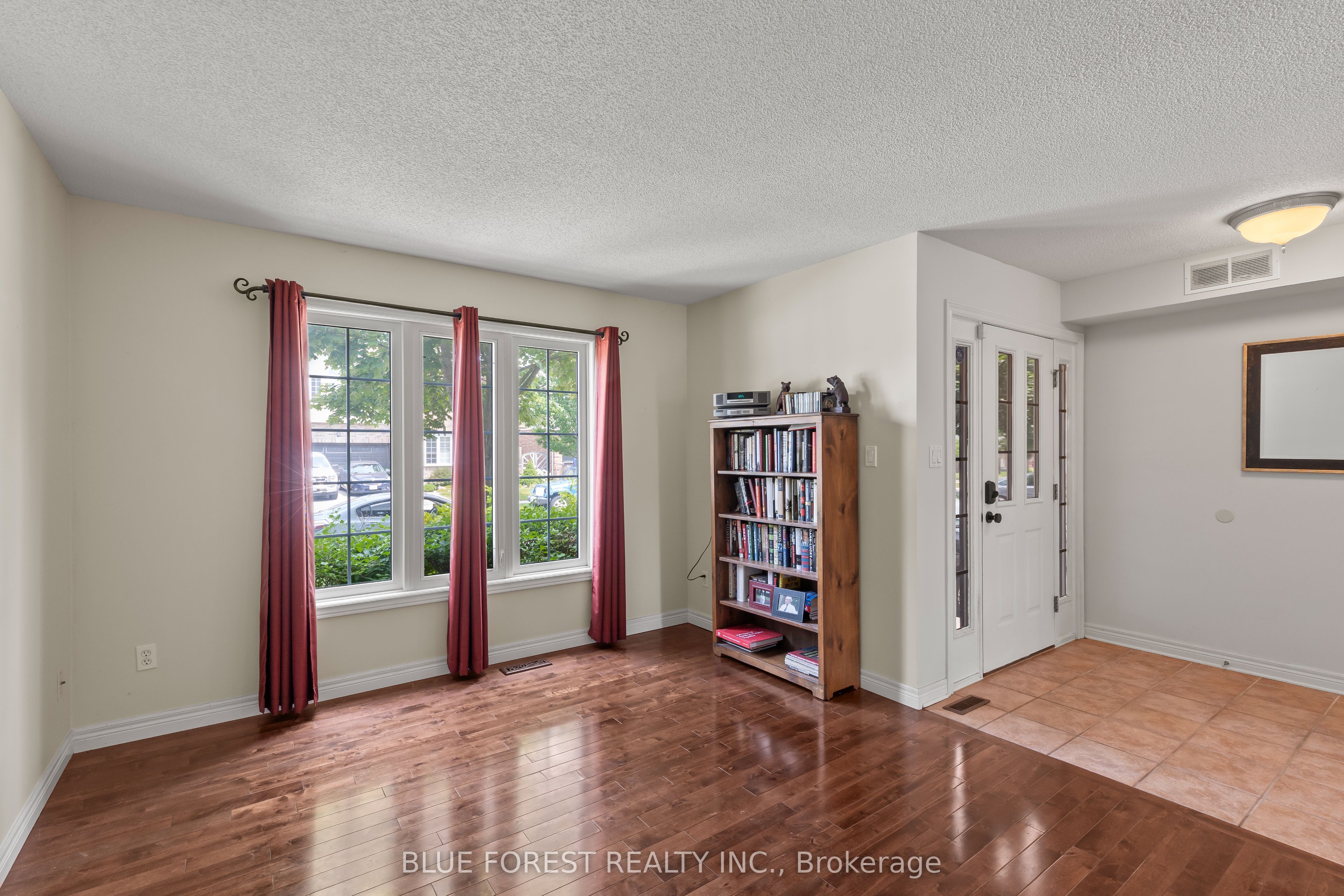 258 South Leaksdale Circle Property Photo 7