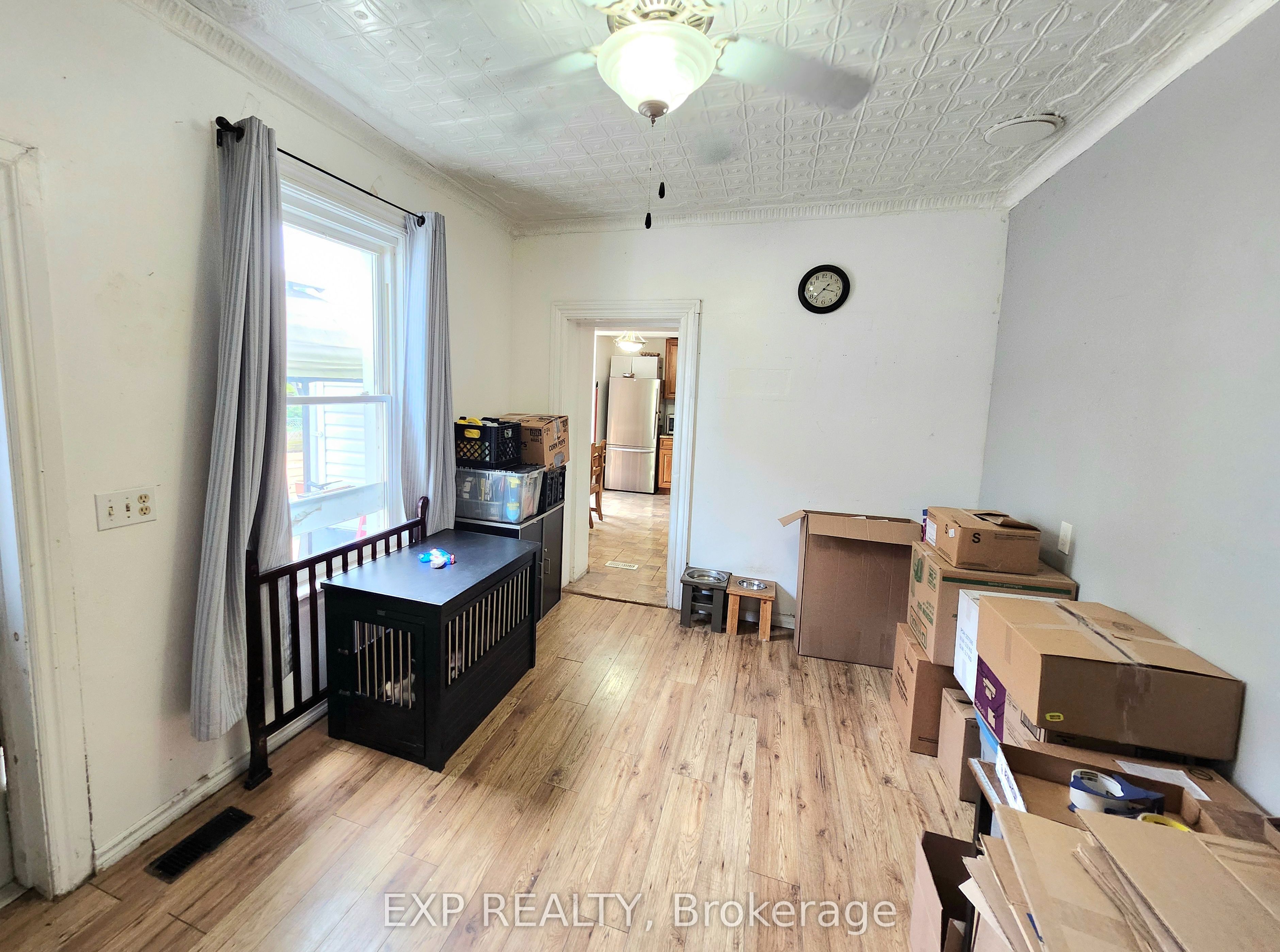 485 Dibble Street W Property Photo 10