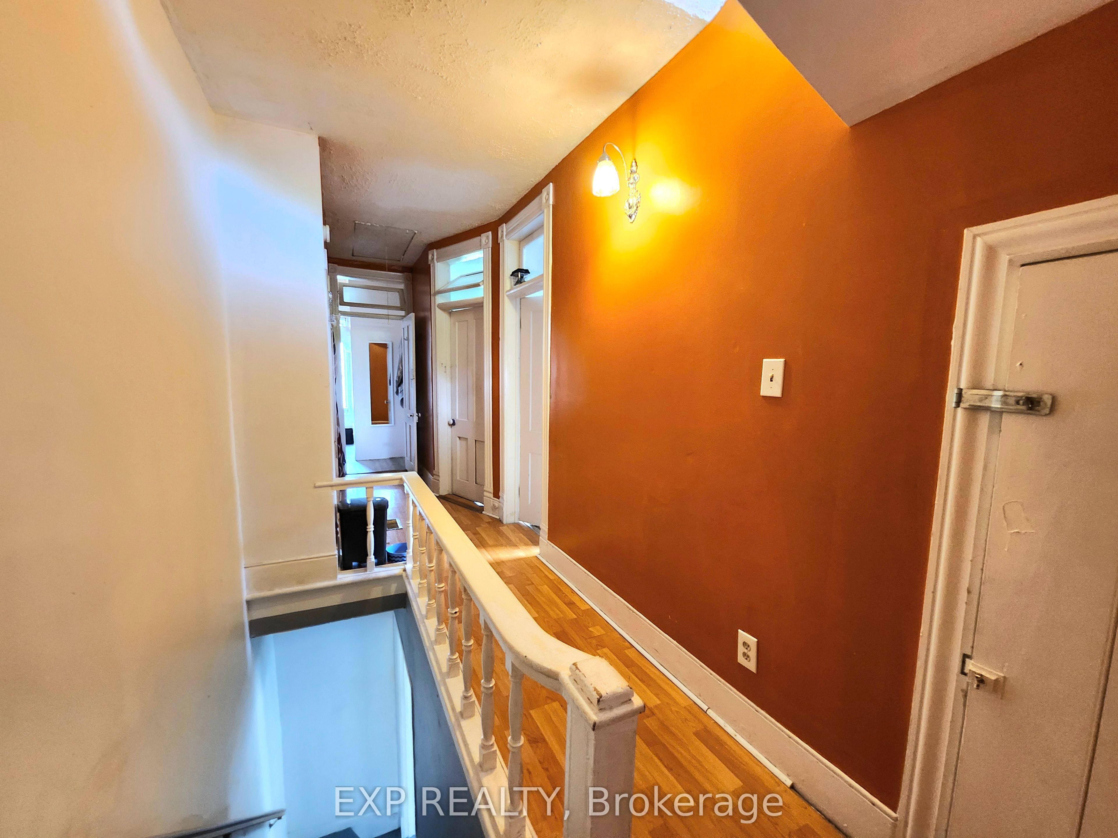 485 Dibble Street W Property Photo 16
