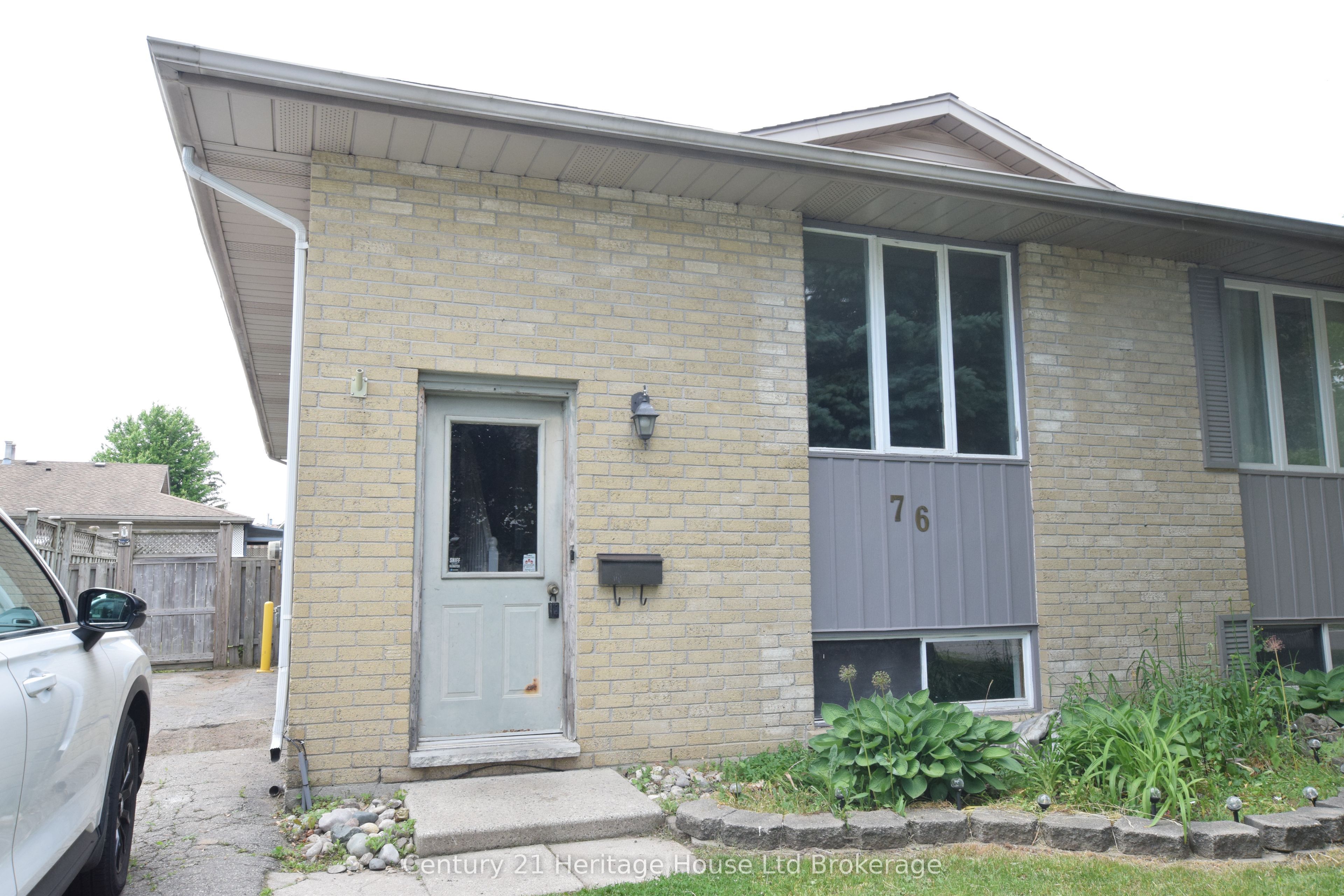 76 Naskapi St Property Photo 1
