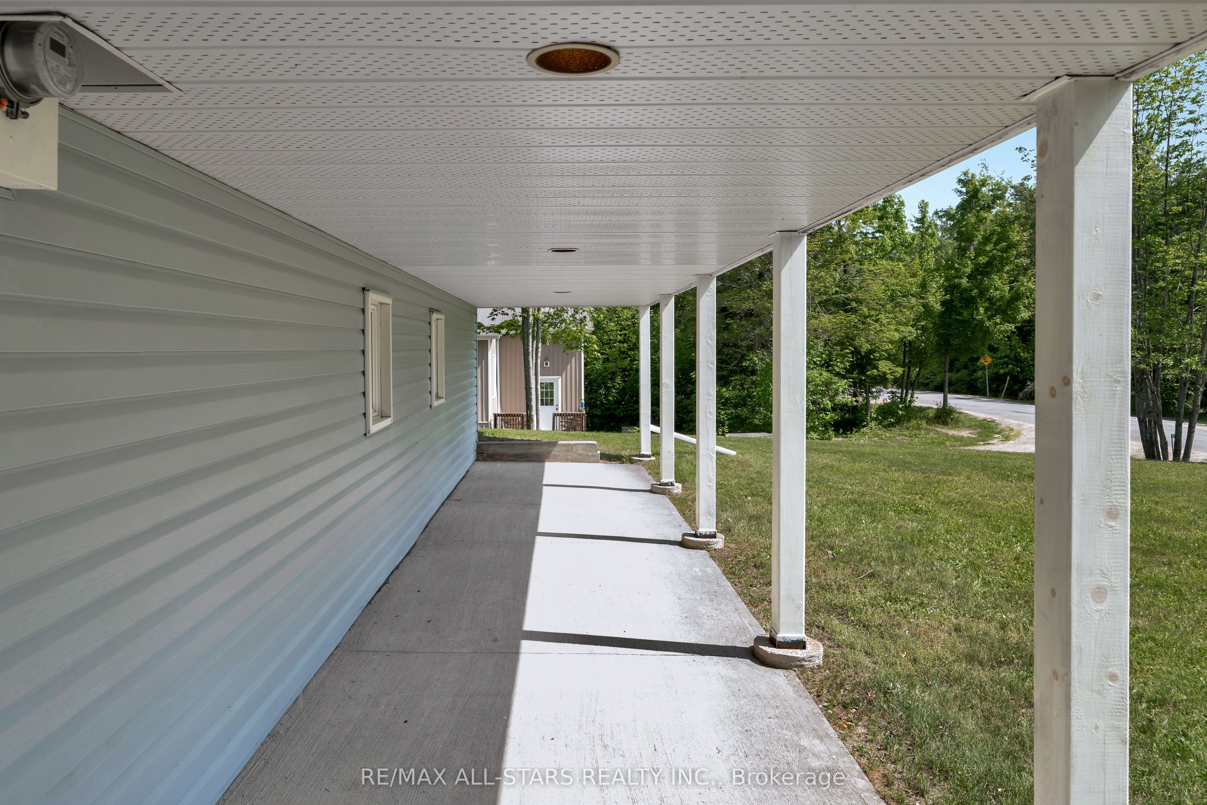 394 Kennedy Drive Property Photo 12