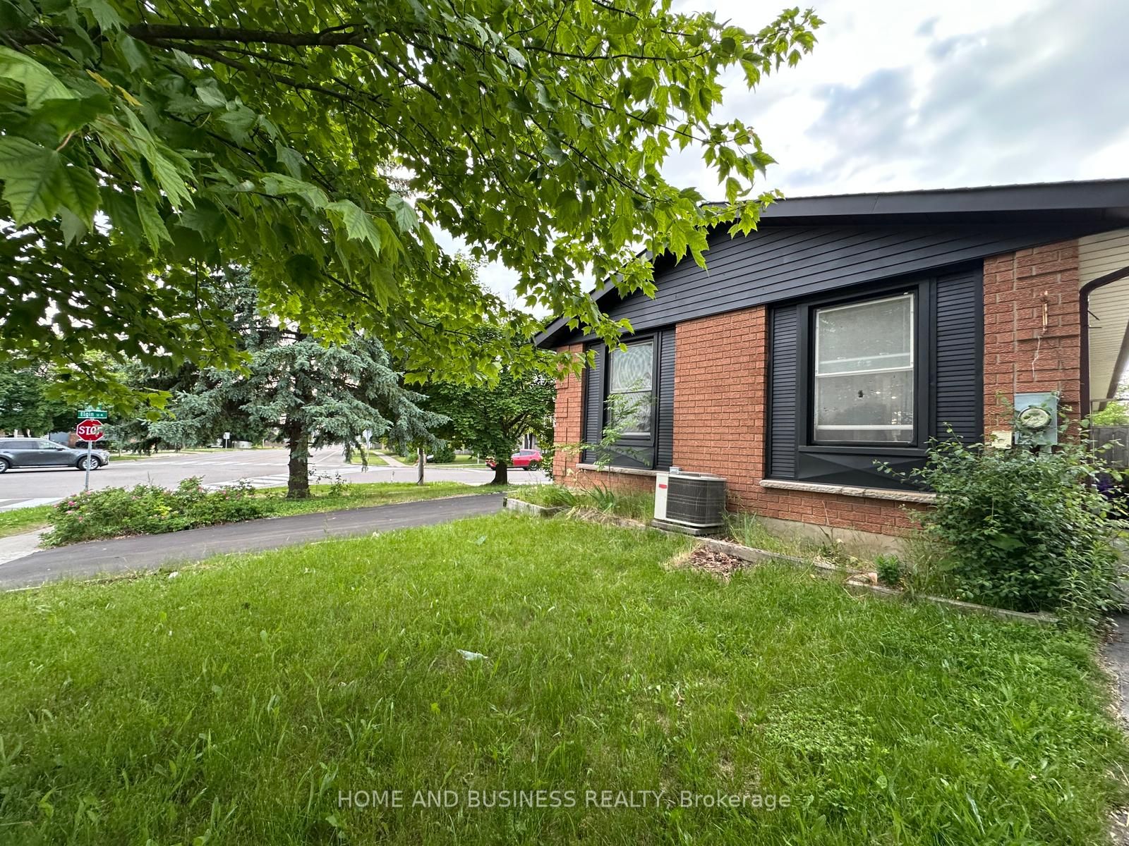 162 Carter Crescent Property Photo 2