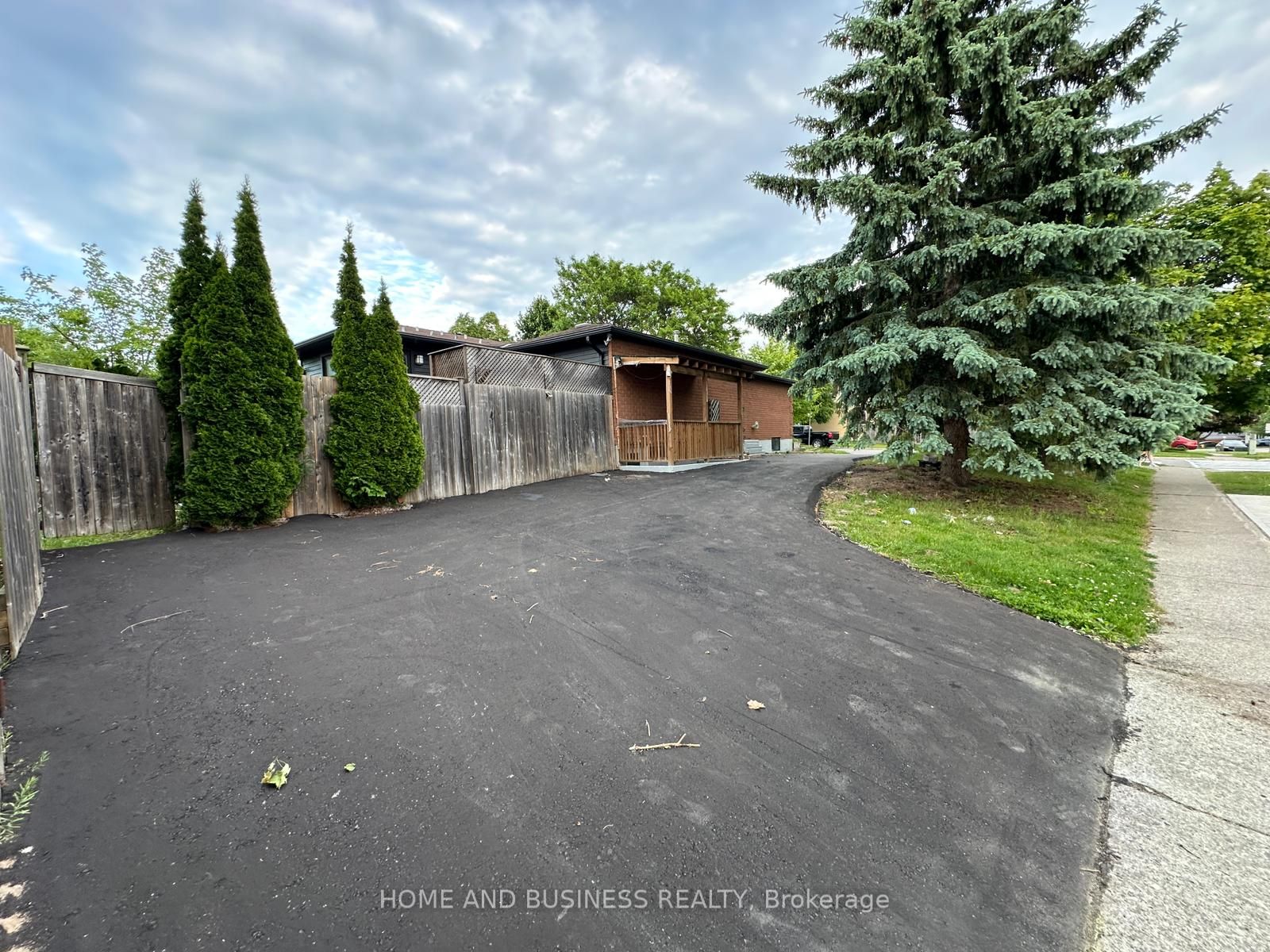 162 Carter Crescent Property Photo 37