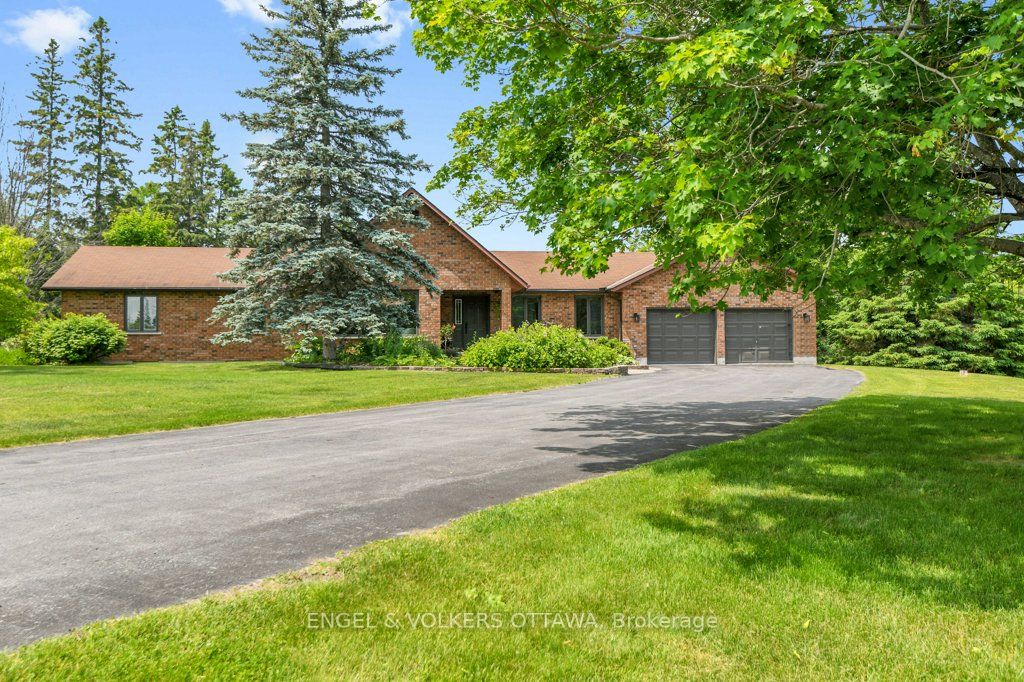 102 Delaney Drive Property Photo 1