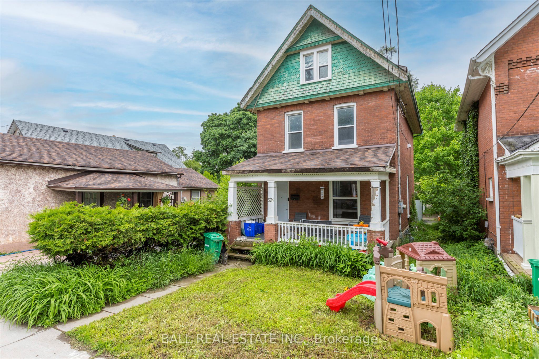 576 Bethune Street Property Photo 1