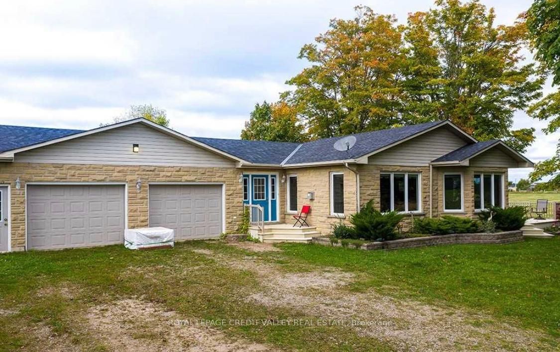 295146 8th Line Property Photo 1