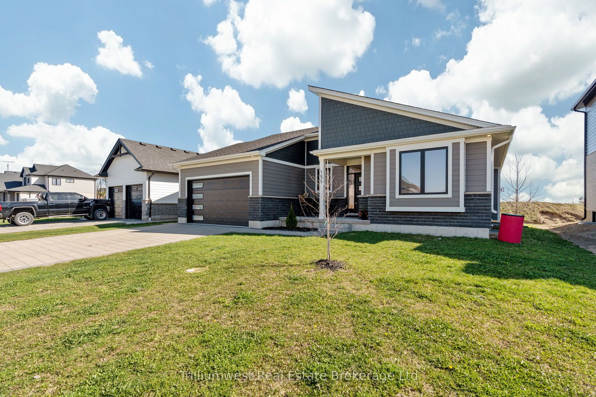 155 Mcleod Street Property Photo 3