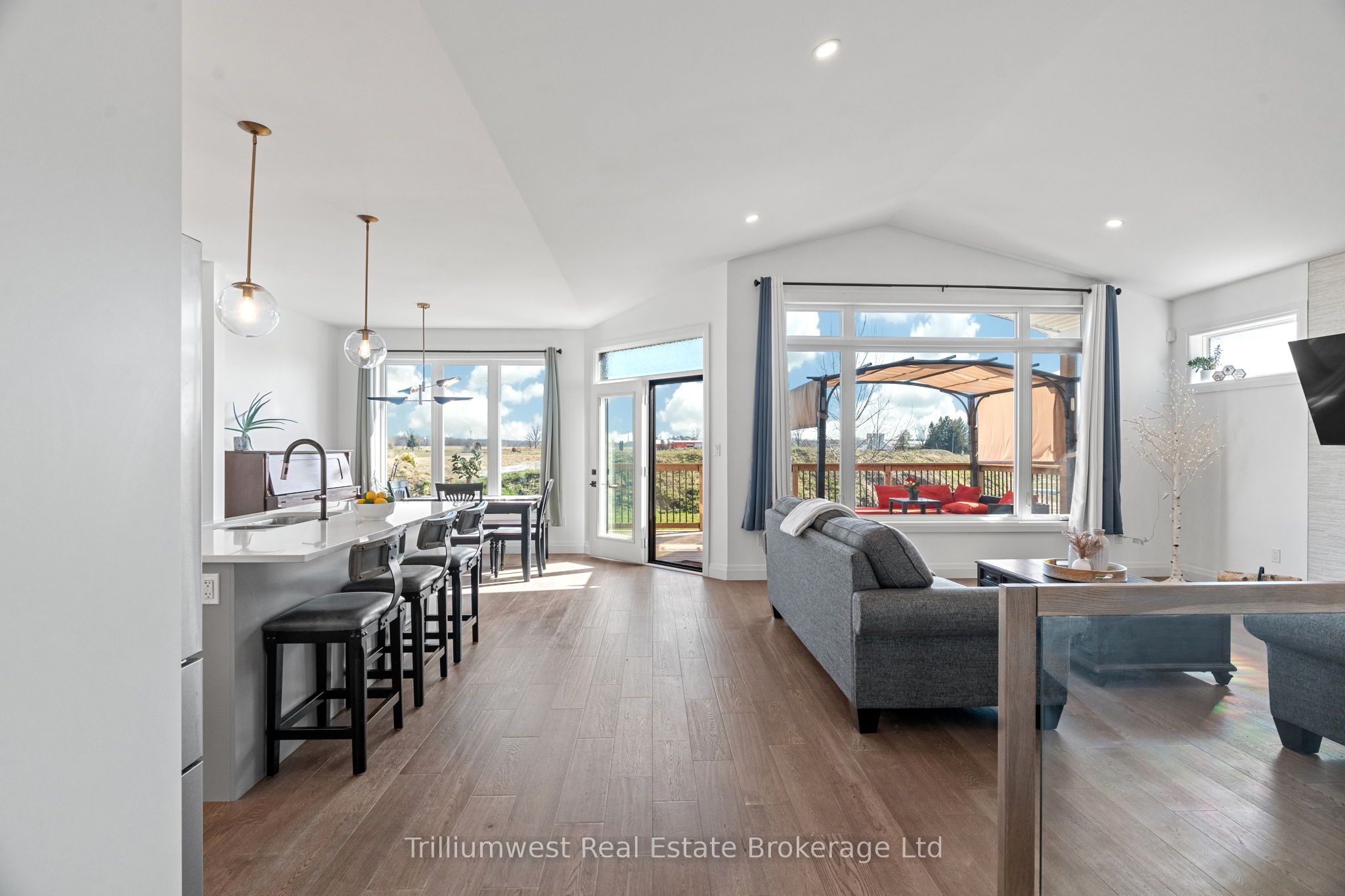 155 Mcleod Street Property Photo 8