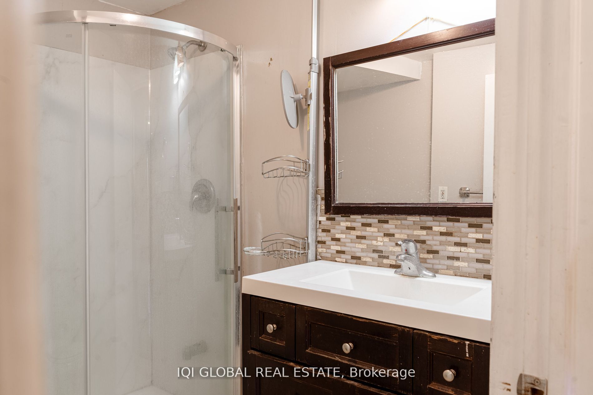 840 Duke Street Property Photo 12