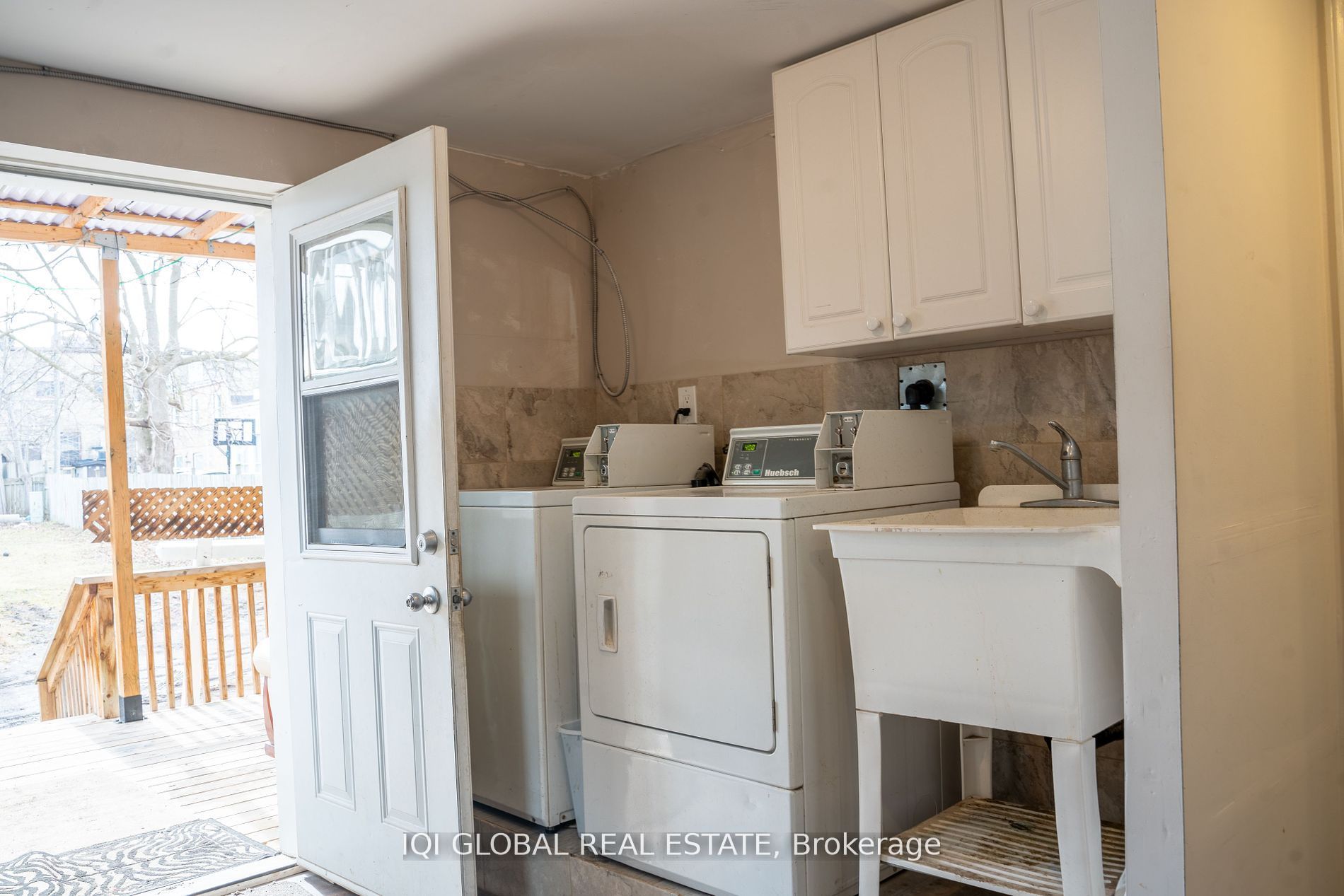 840 Duke Street Property Photo 23