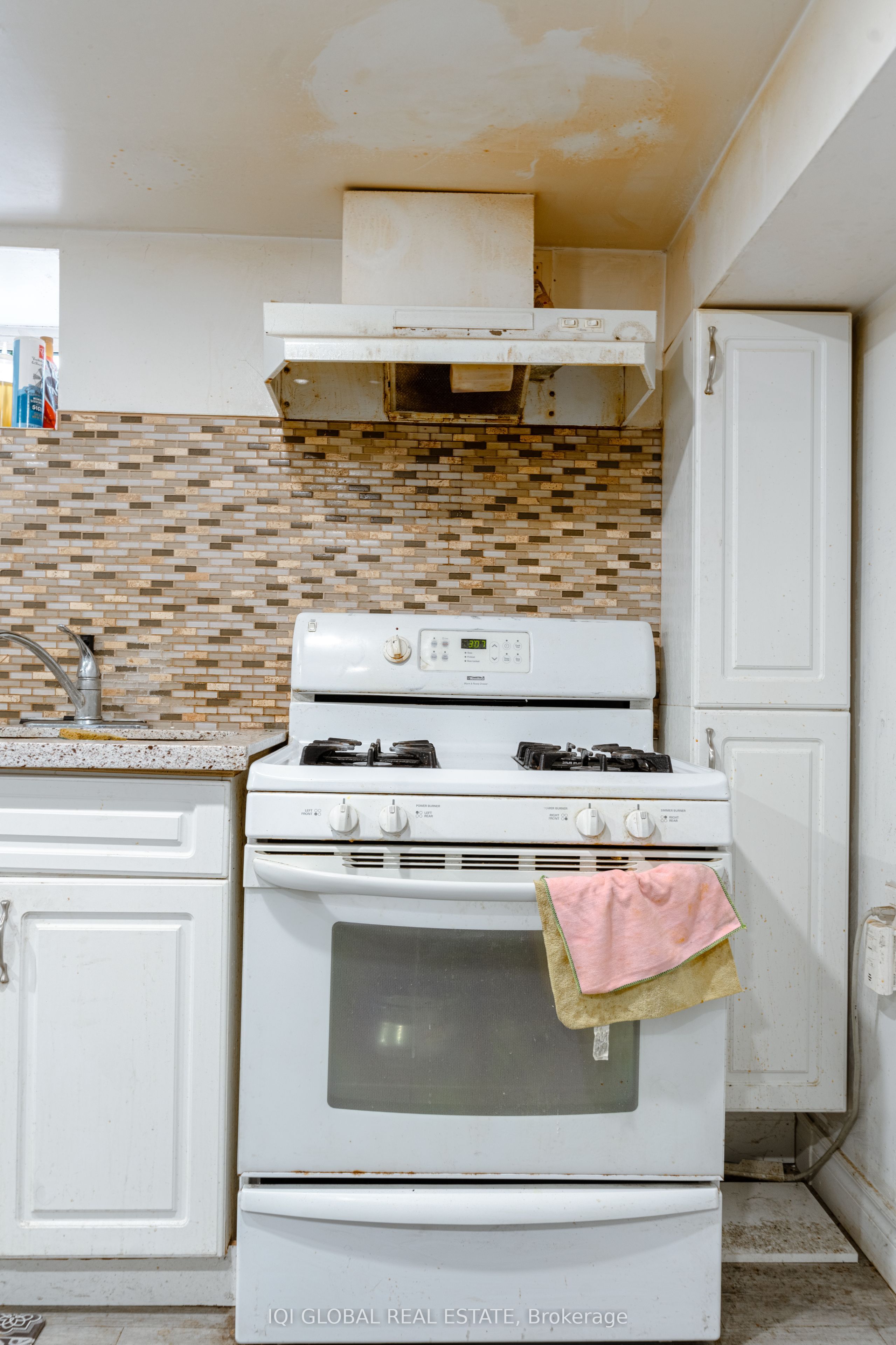 840 Duke Street Property Photo 37