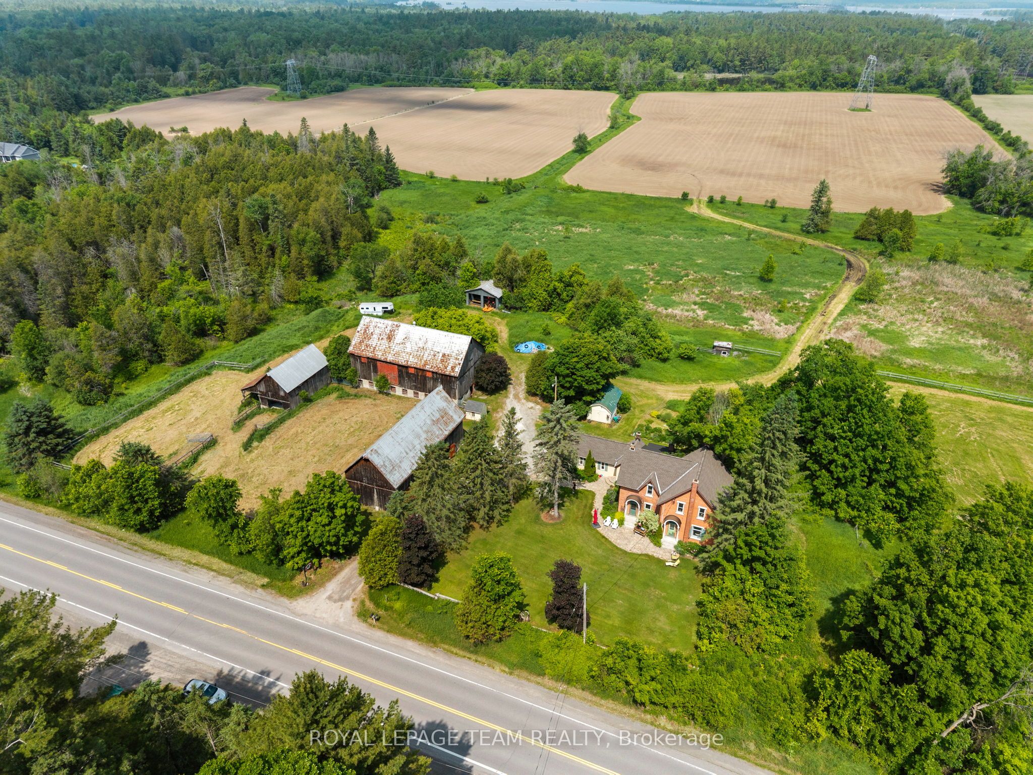 2553 Galetta Side Road Property Photo 4