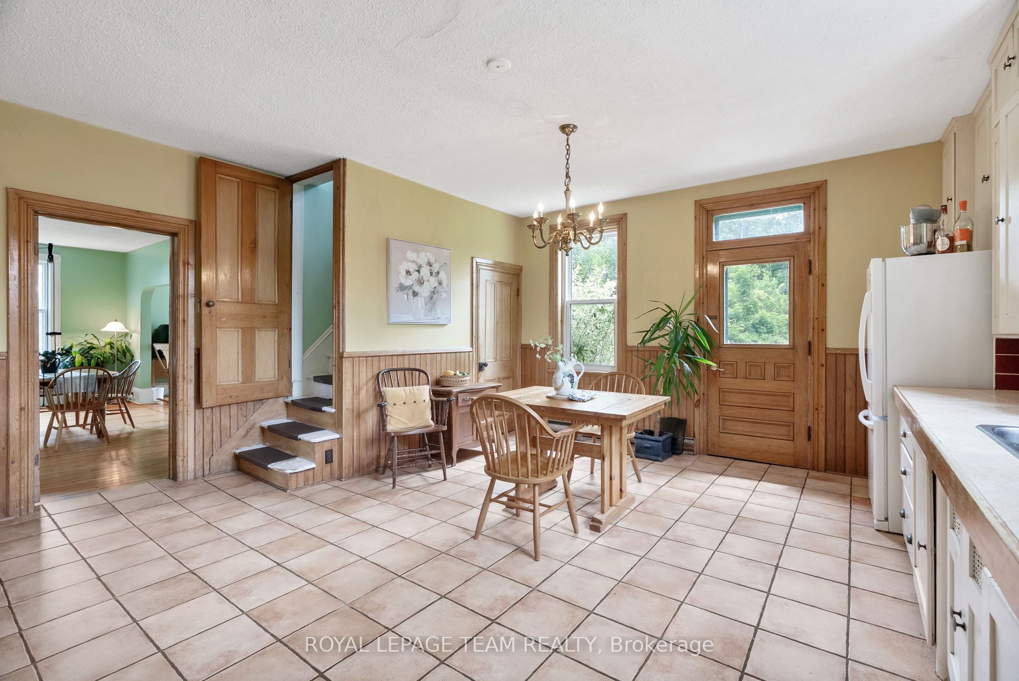 2553 Galetta Side Road Property Photo 14