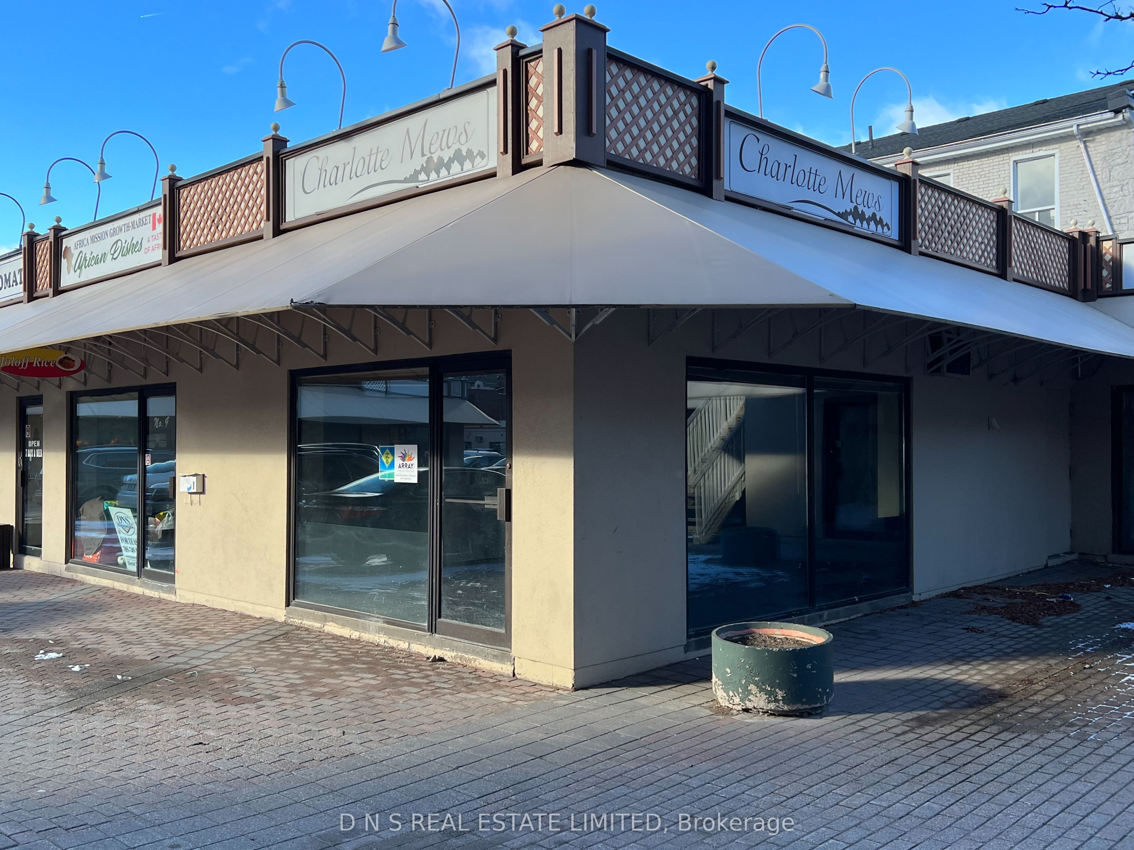 #10 - 193 Simcoe Street Property Photo 1