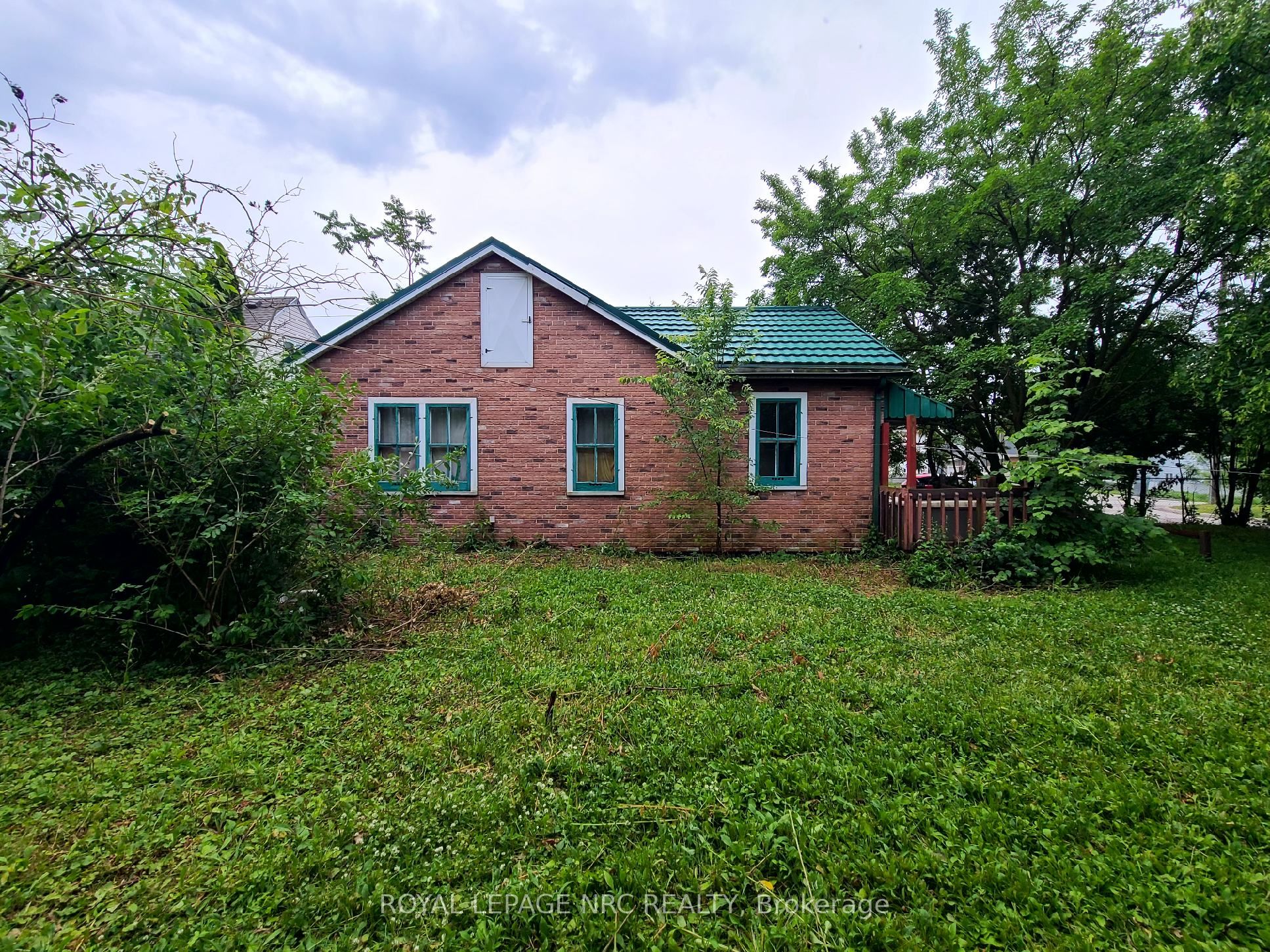 19 Eastchester Avenue Property Photo 2