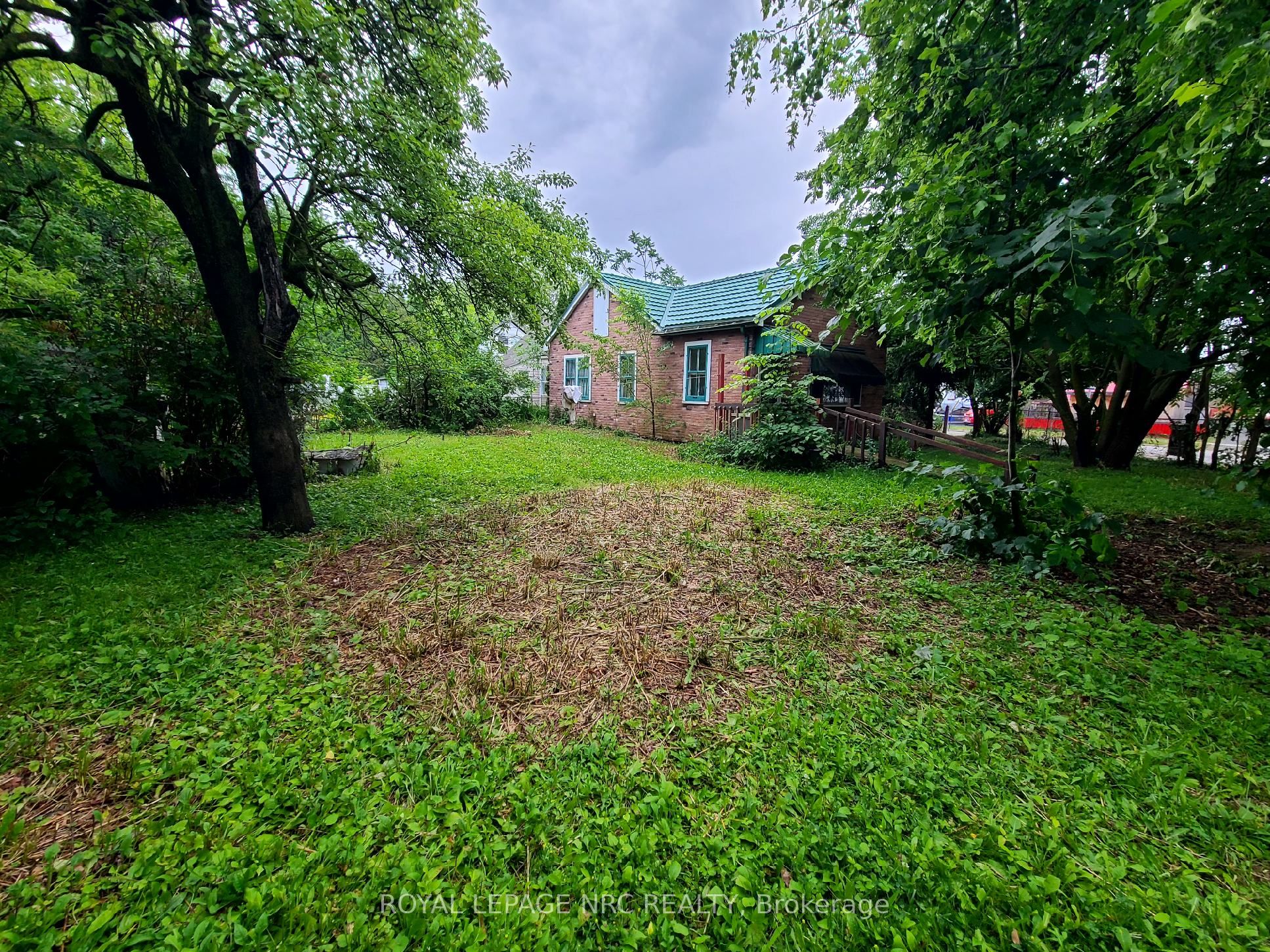 19 Eastchester Avenue Property Photo 3