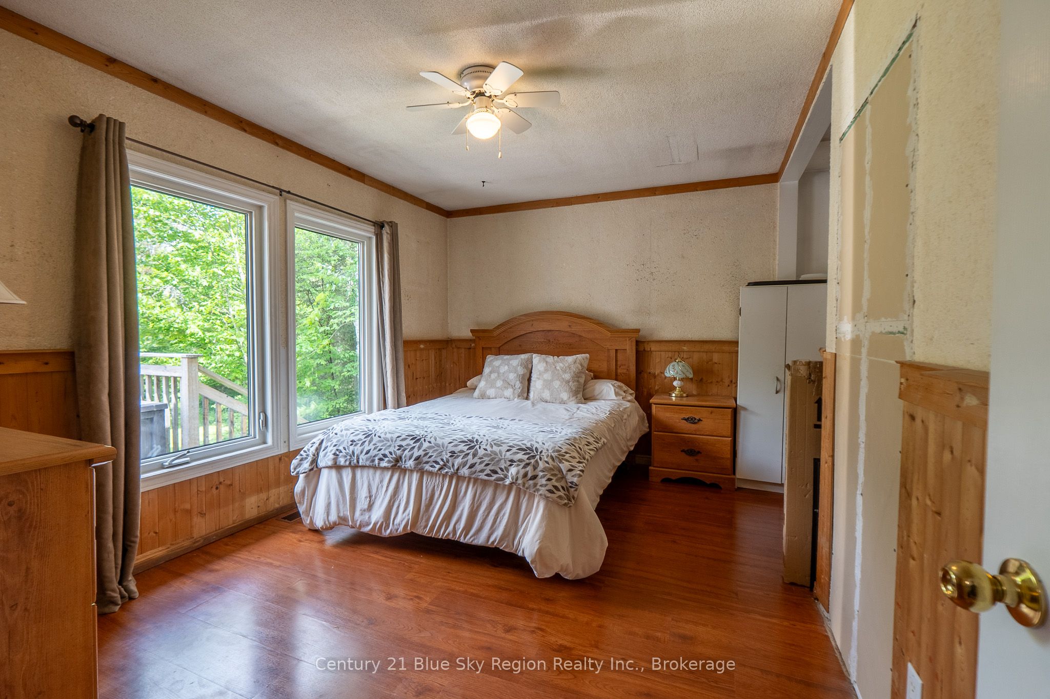 927 Albert Street Property Photo 16