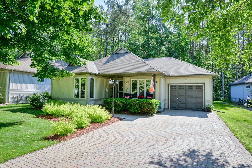 21 Pineridge Gate Property Photo 1