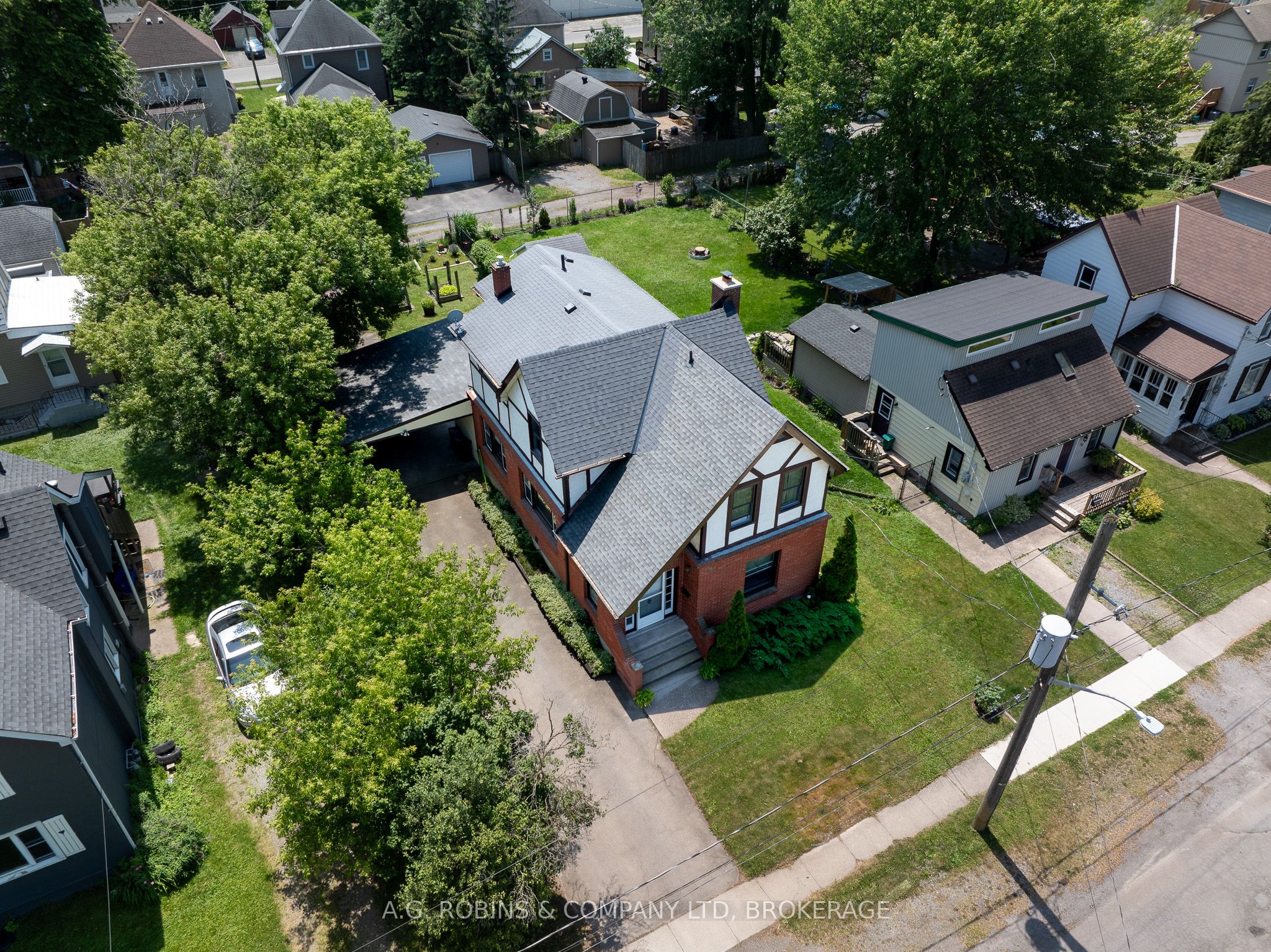 52 Charles Street Property Photo 2