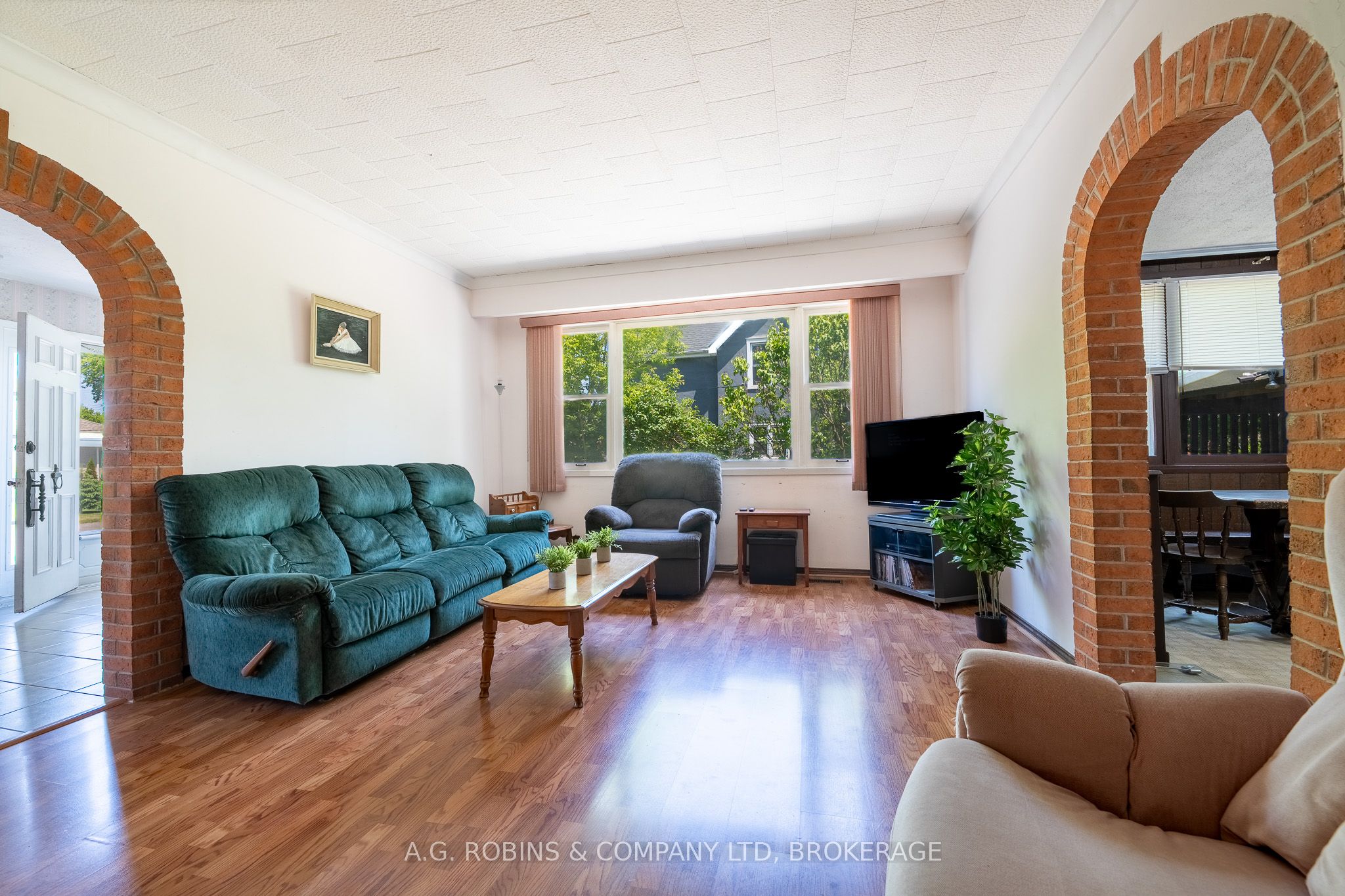 52 Charles Street Property Photo 5