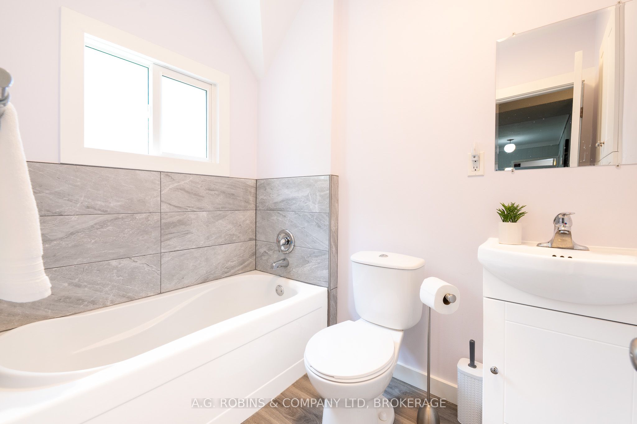 52 Charles Street Property Photo 14