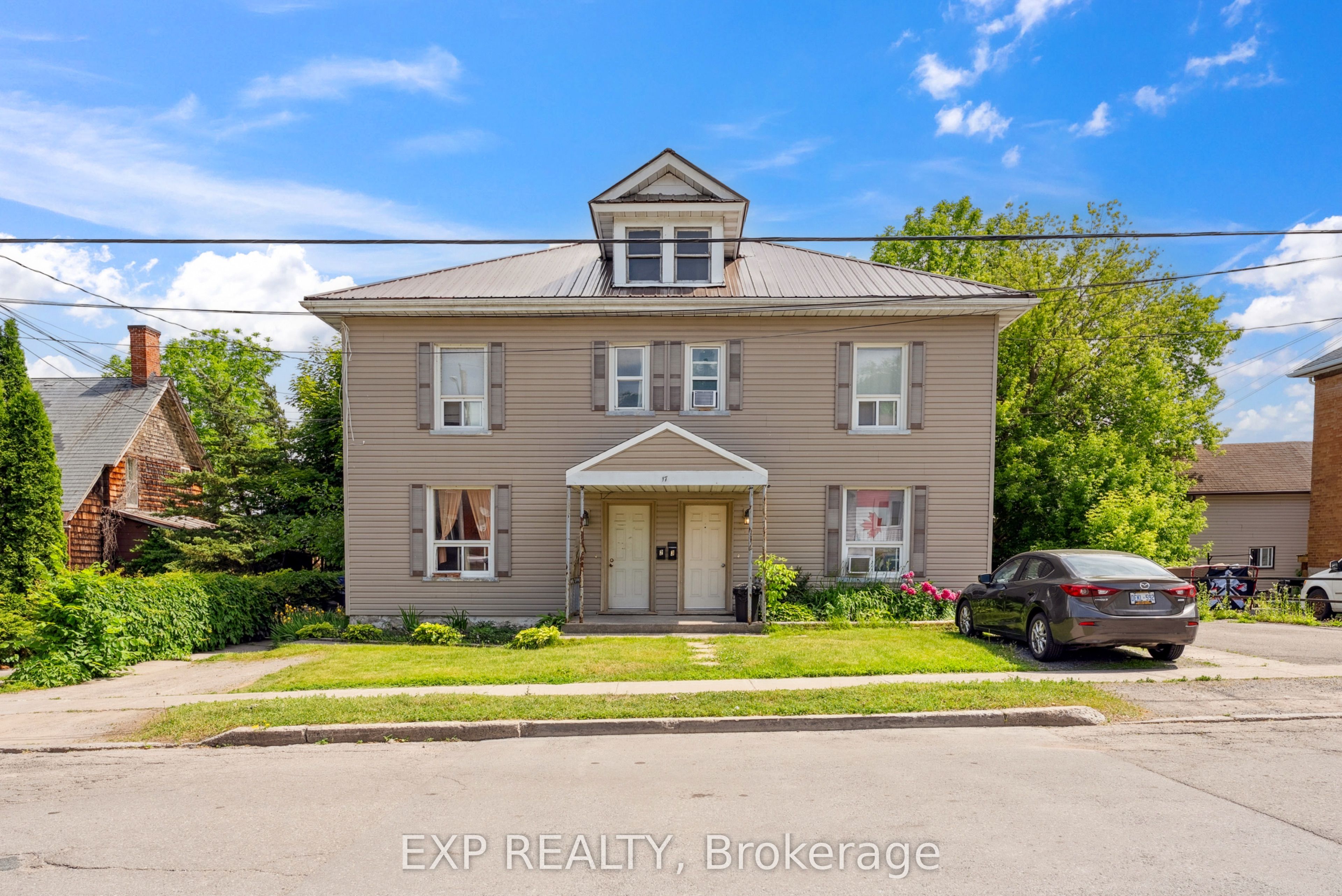 17 Spring St Property Photo 1