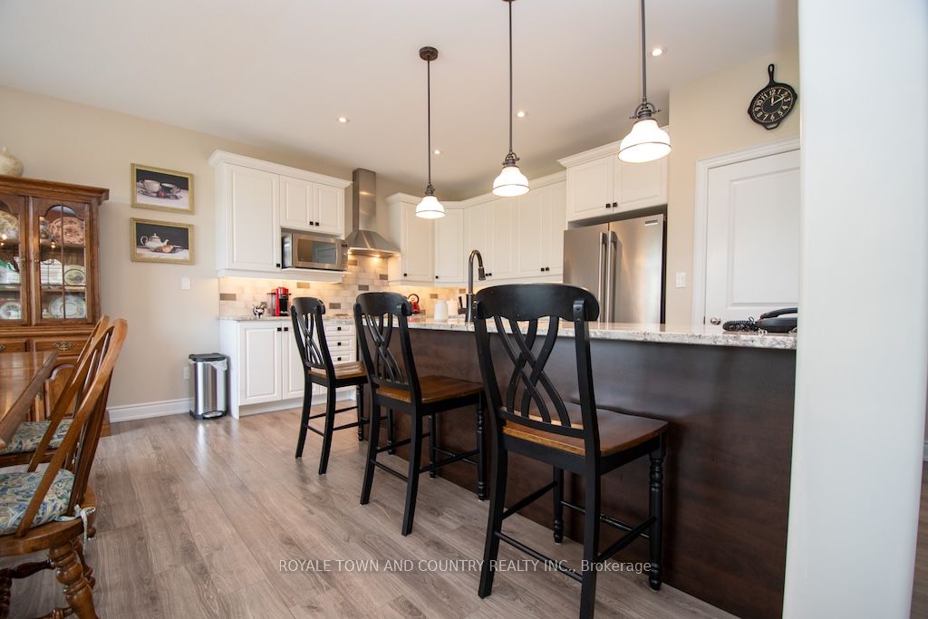 10 Silverbrook Avenue Property Photo 11