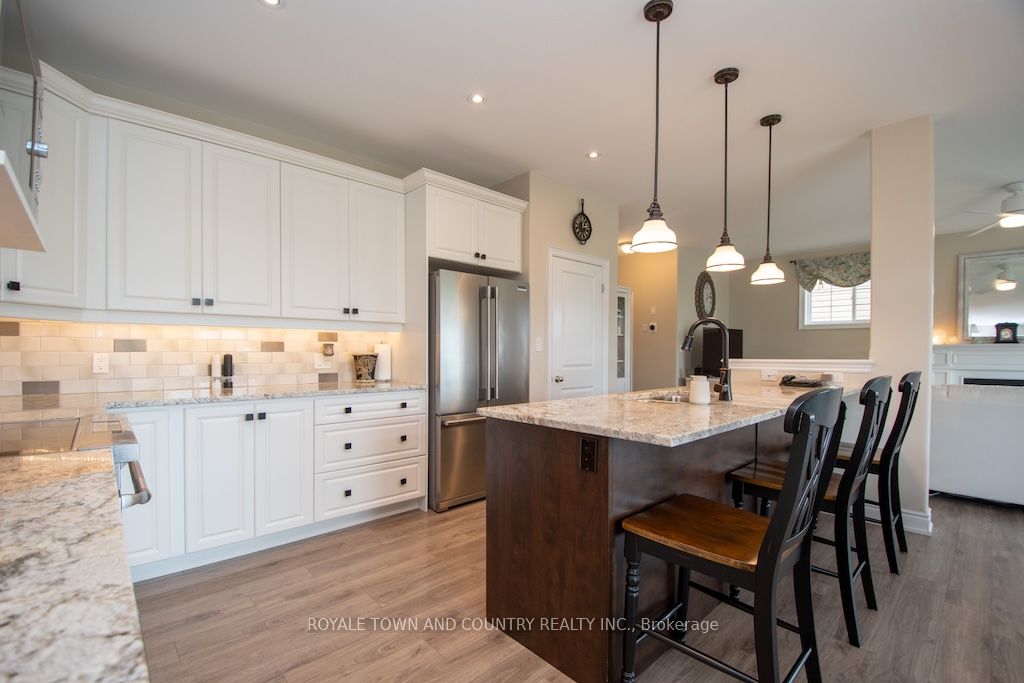 10 Silverbrook Avenue Property Photo 12