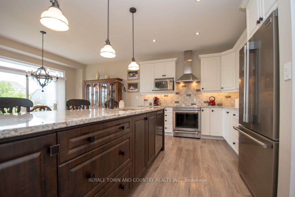 10 Silverbrook Avenue Property Photo 13