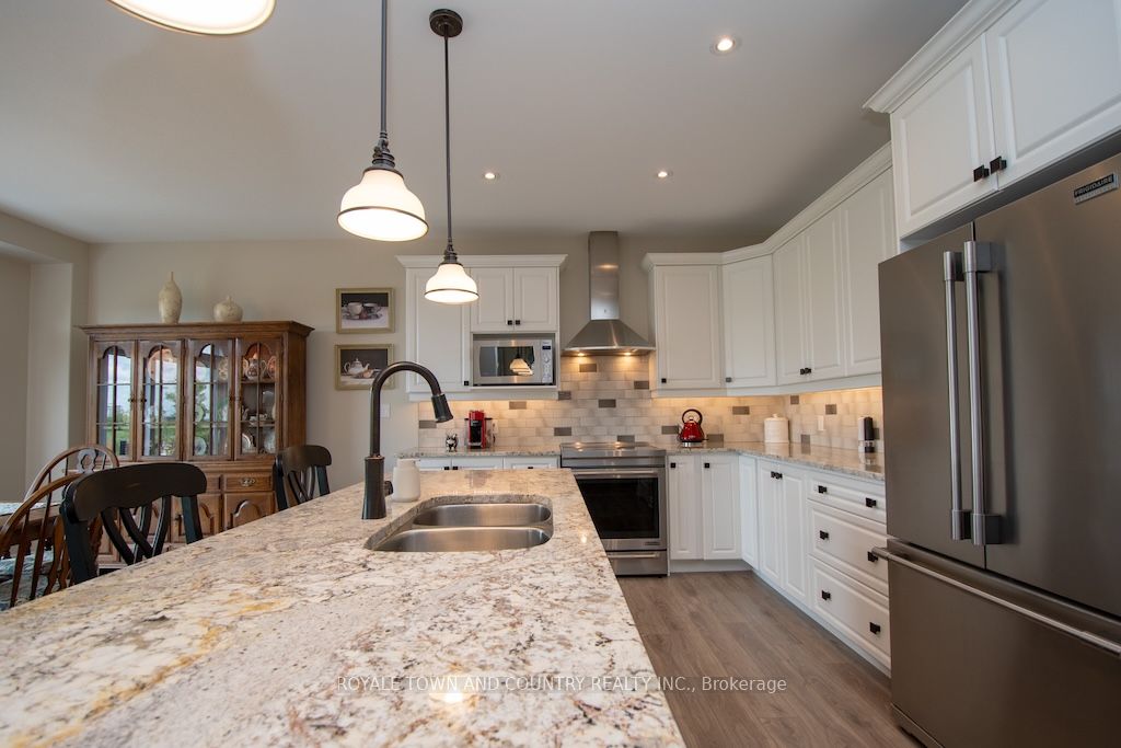 10 Silverbrook Avenue Property Photo 14