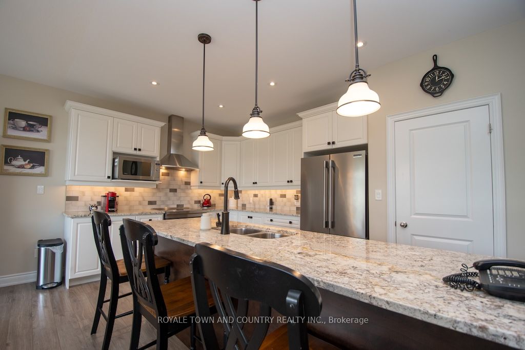 10 Silverbrook Avenue Property Photo 15