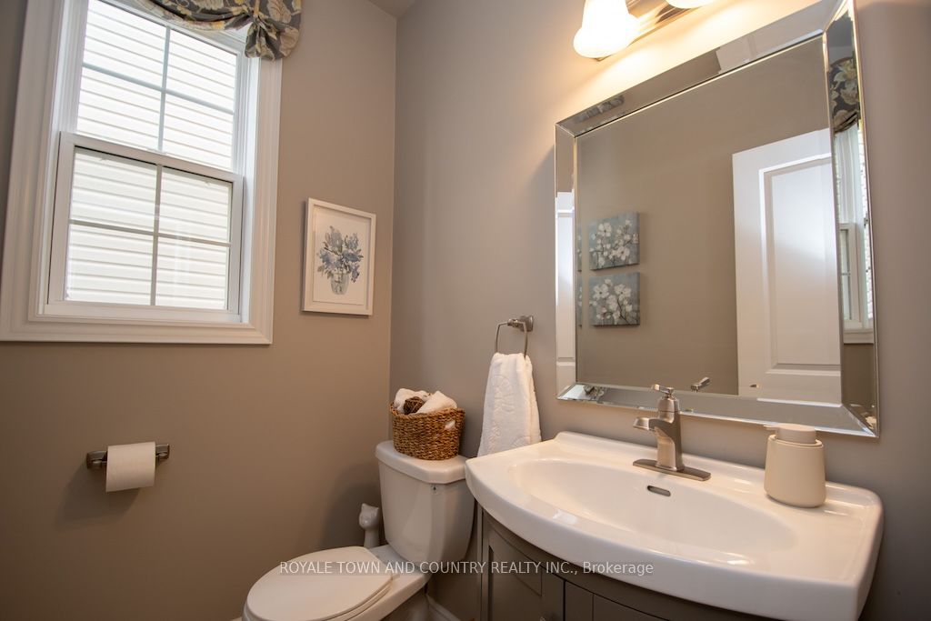 10 Silverbrook Avenue Property Photo 18