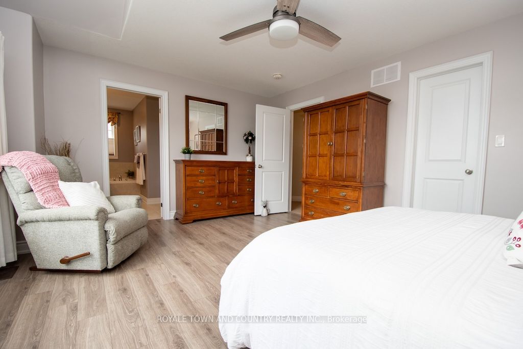 10 Silverbrook Avenue Property Photo 22