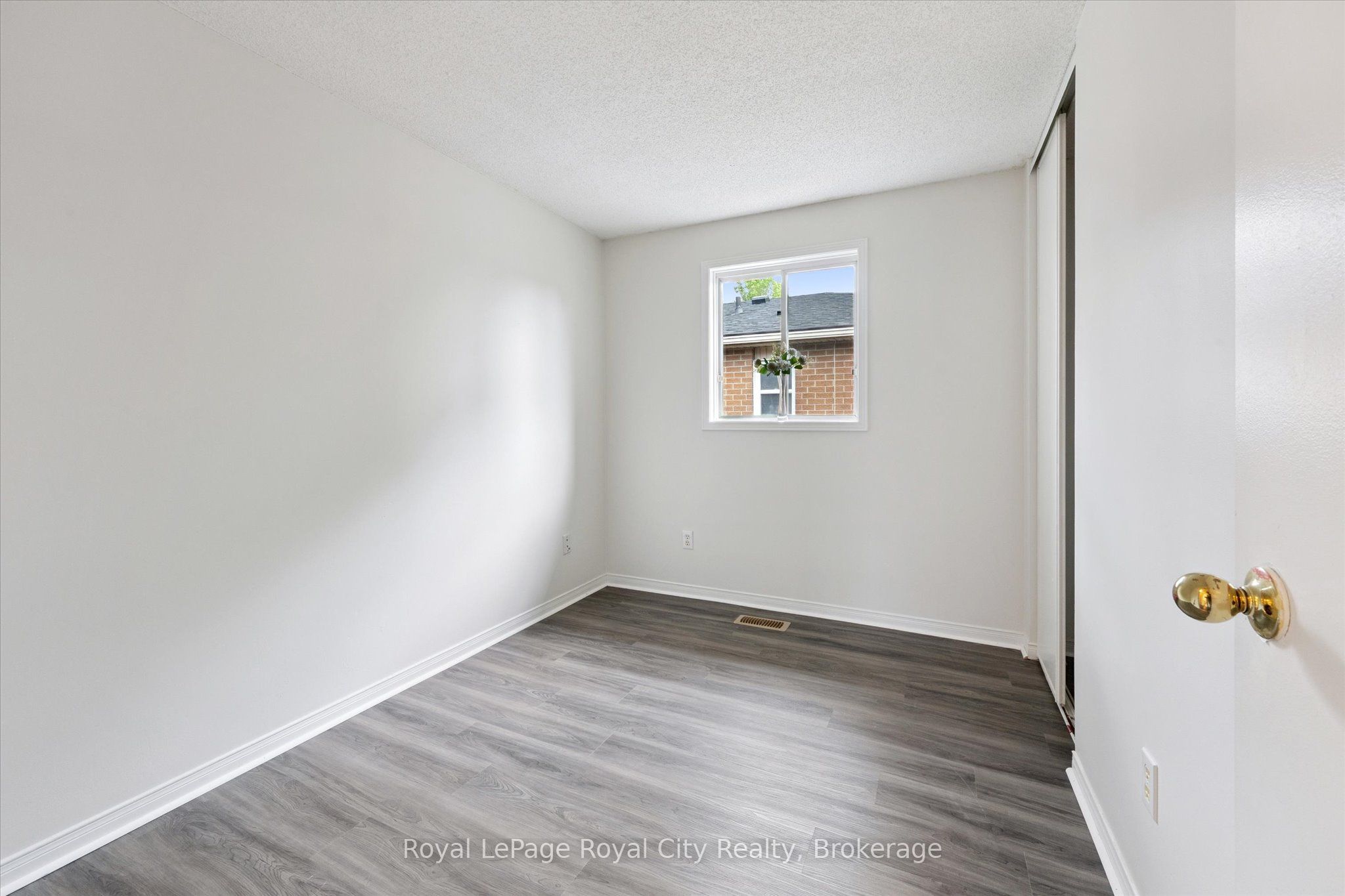 65 Eastview Road Property Photo 18
