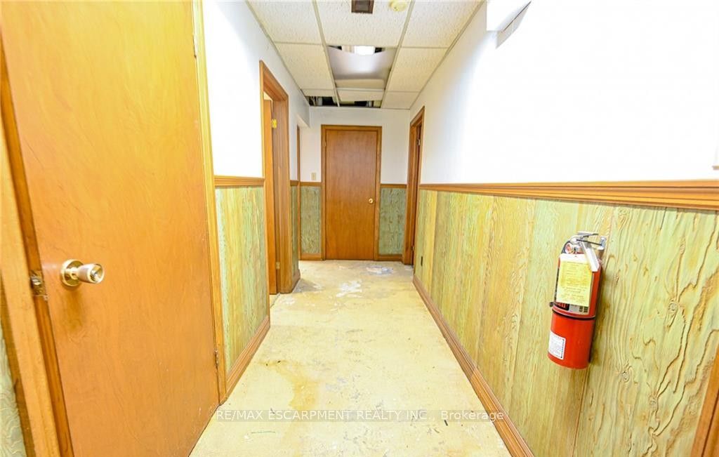 19 Ridout Street W Property Photo 13