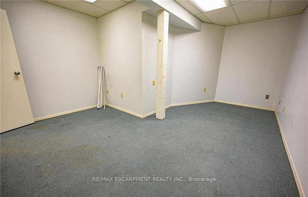 19 Ridout Street W Property Photo 15