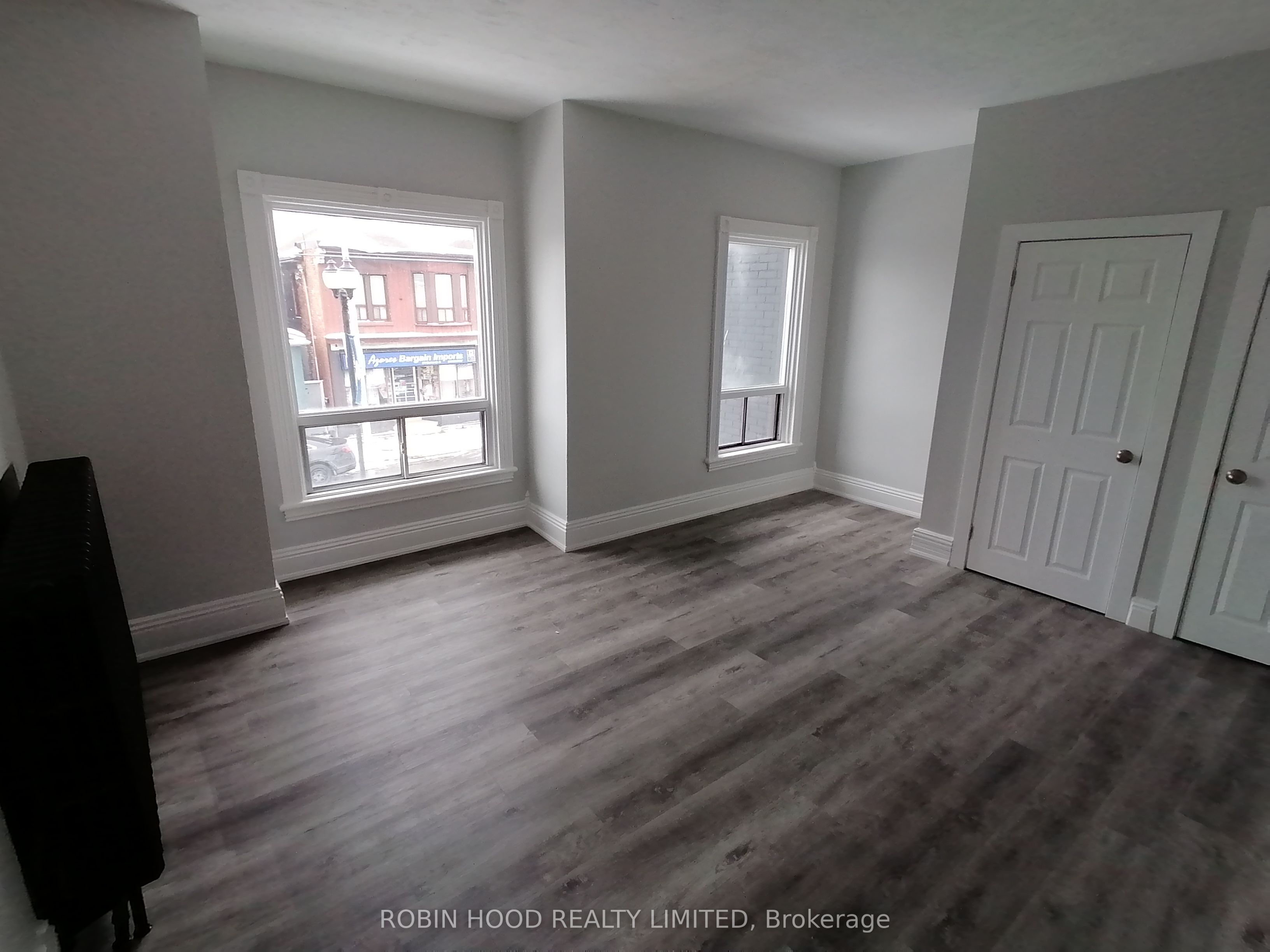 362 Barton Street E Property Photo 6