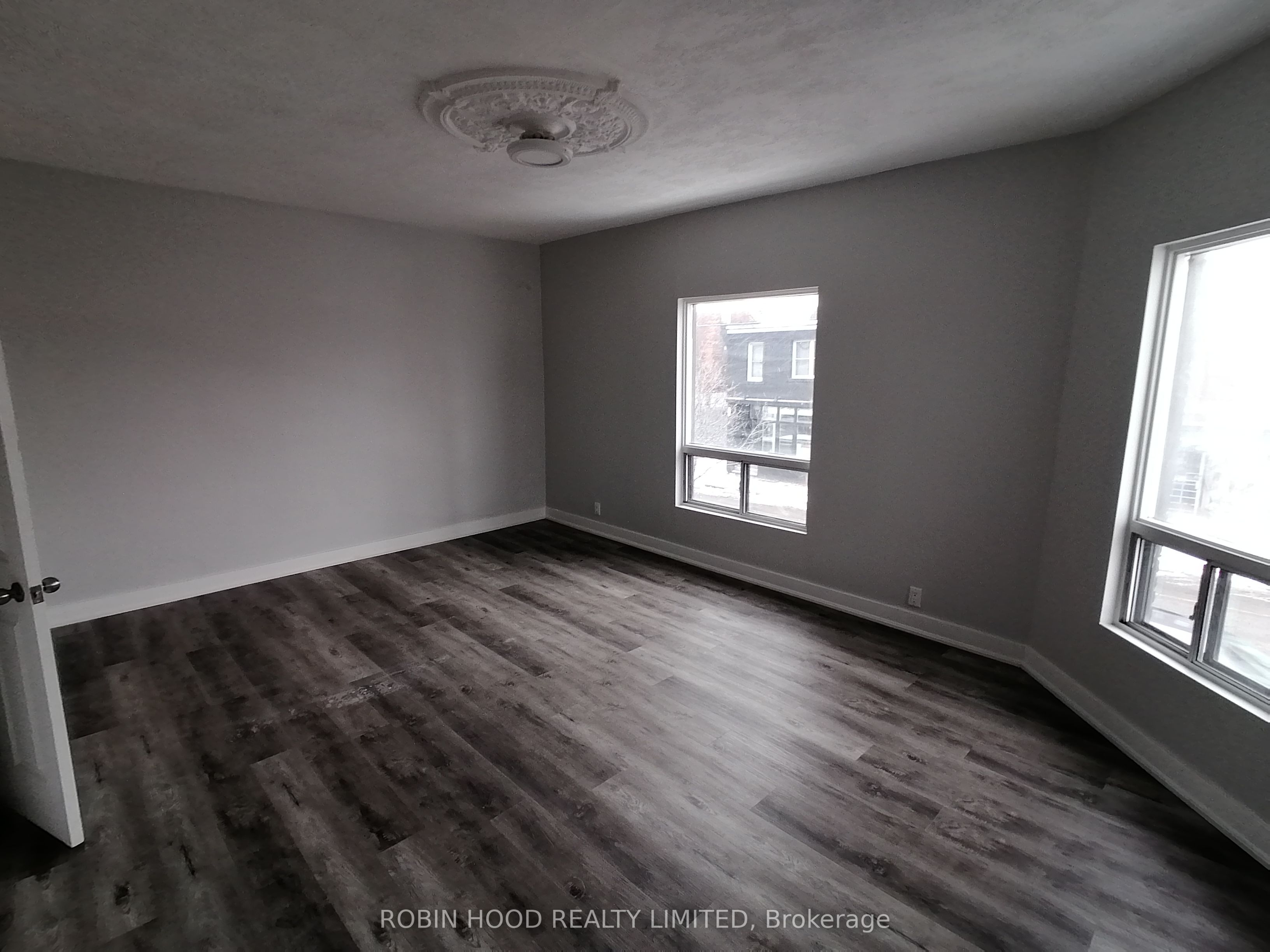 362 Barton Street E Property Photo 7