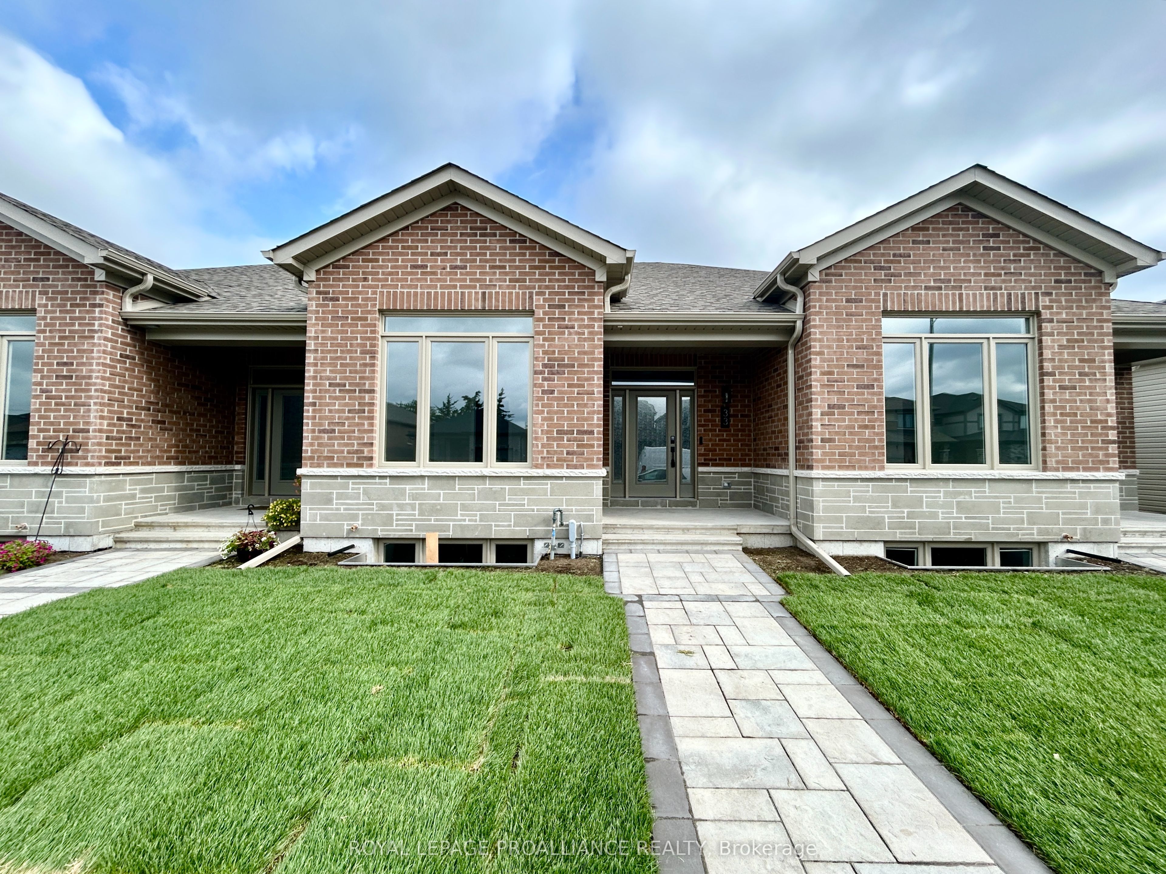 33 Athabaska Drive Property Photo 1