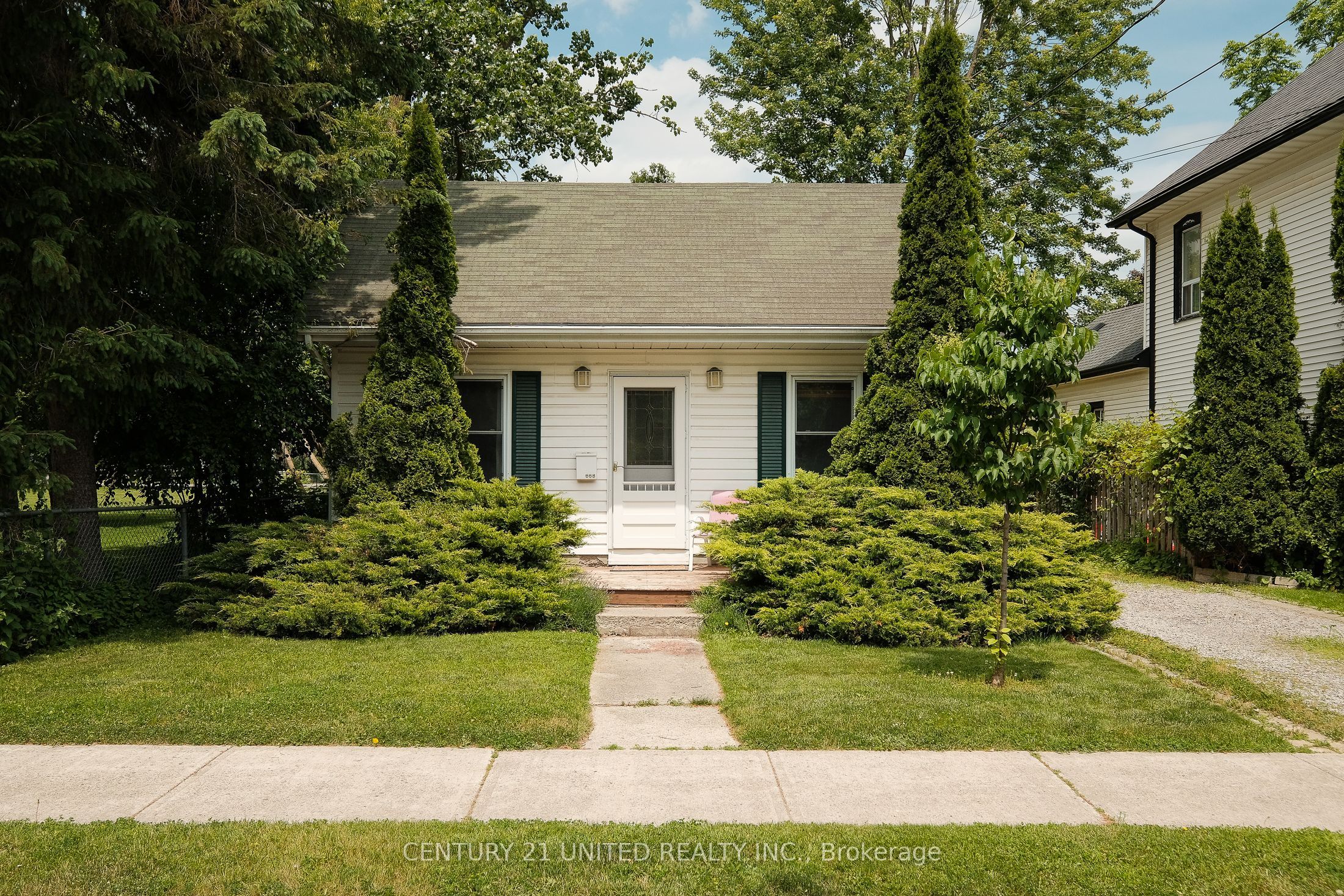 668 Brown Street Property Photo 1