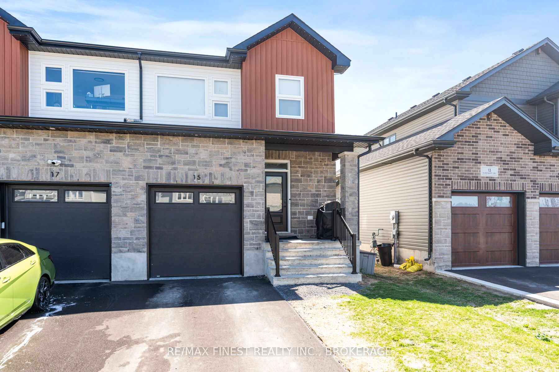 15 Dusenbury Drive Property Photo 1