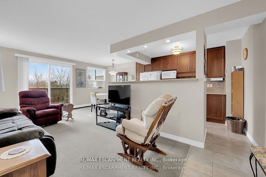 793 Colborne Street E 512 Property Photo 9