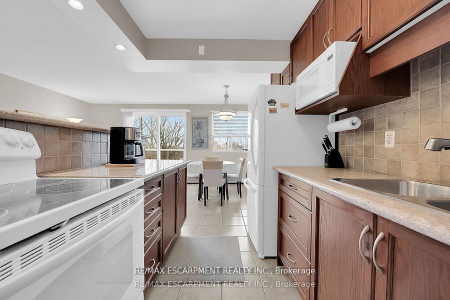 793 Colborne Street E 512 Property Photo 18