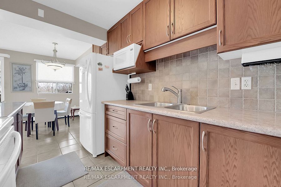 793 Colborne Street E 512 Property Photo 19