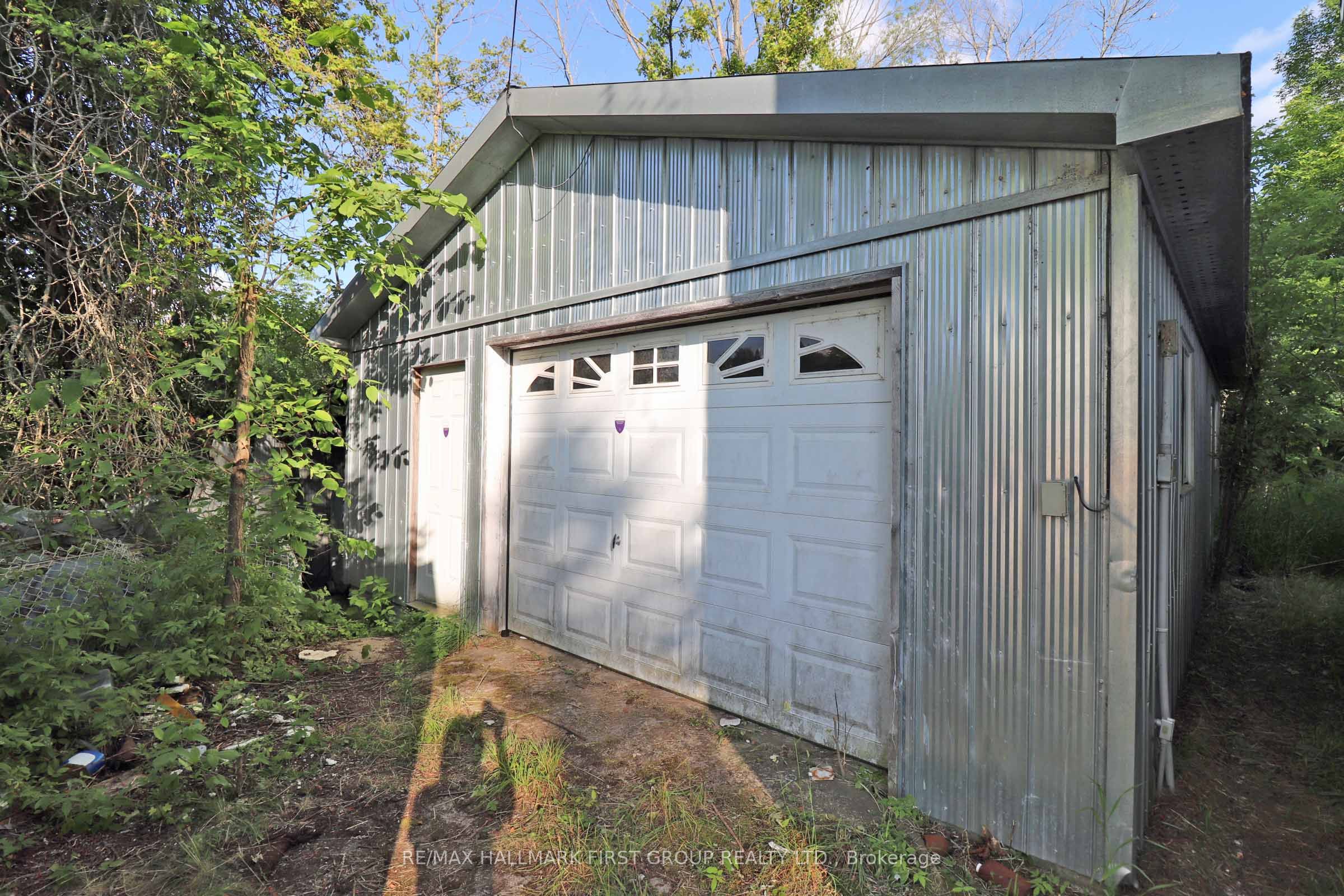 1586 Sulphide Road Property Photo 6