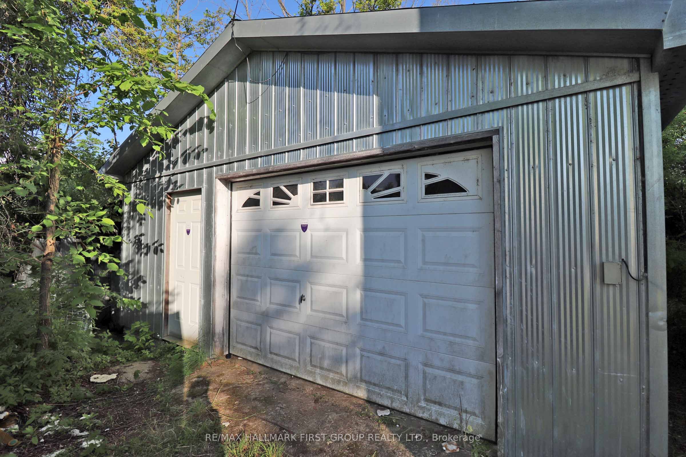 1586 Sulphide Road Property Photo 7