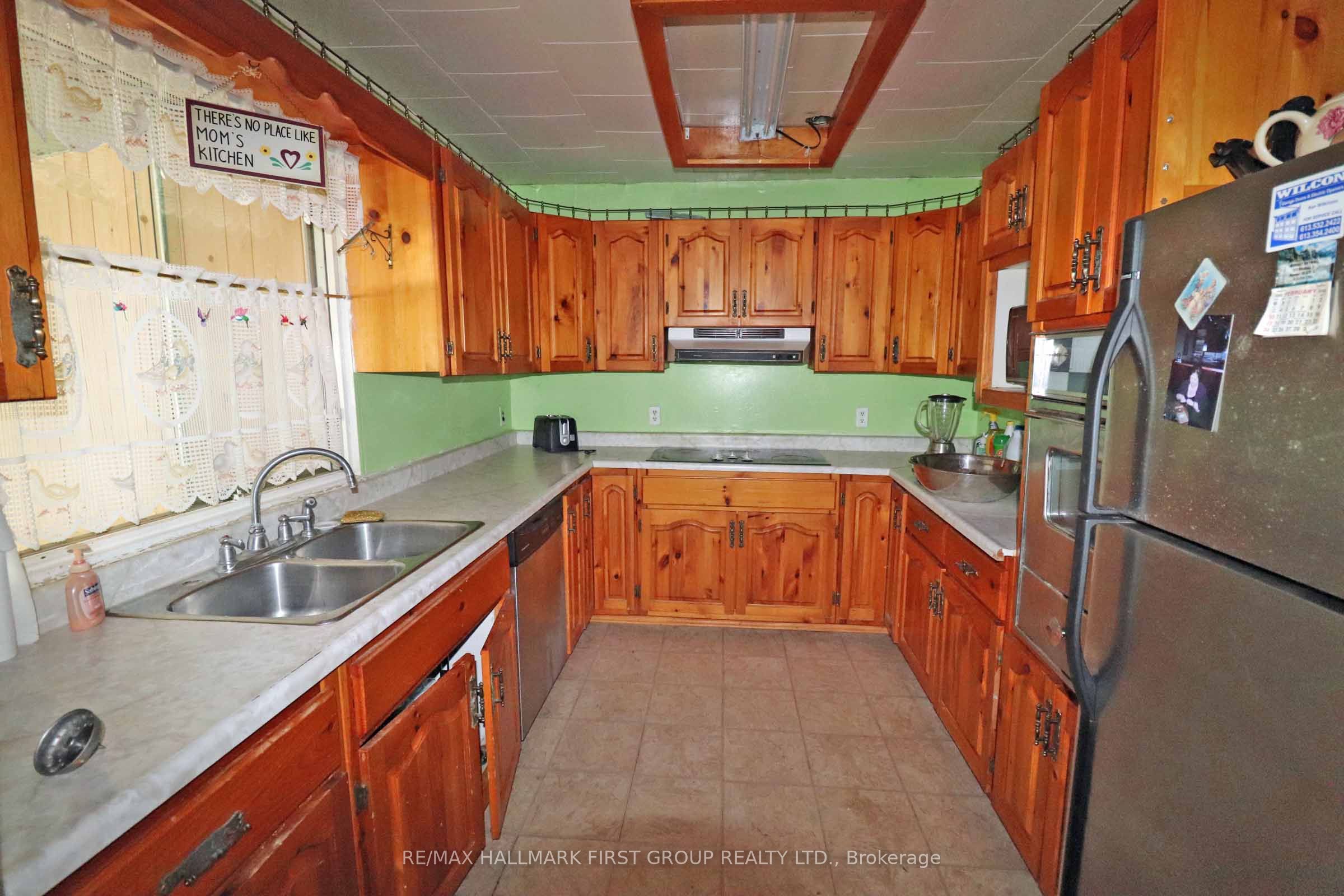 1586 Sulphide Road Property Photo 8